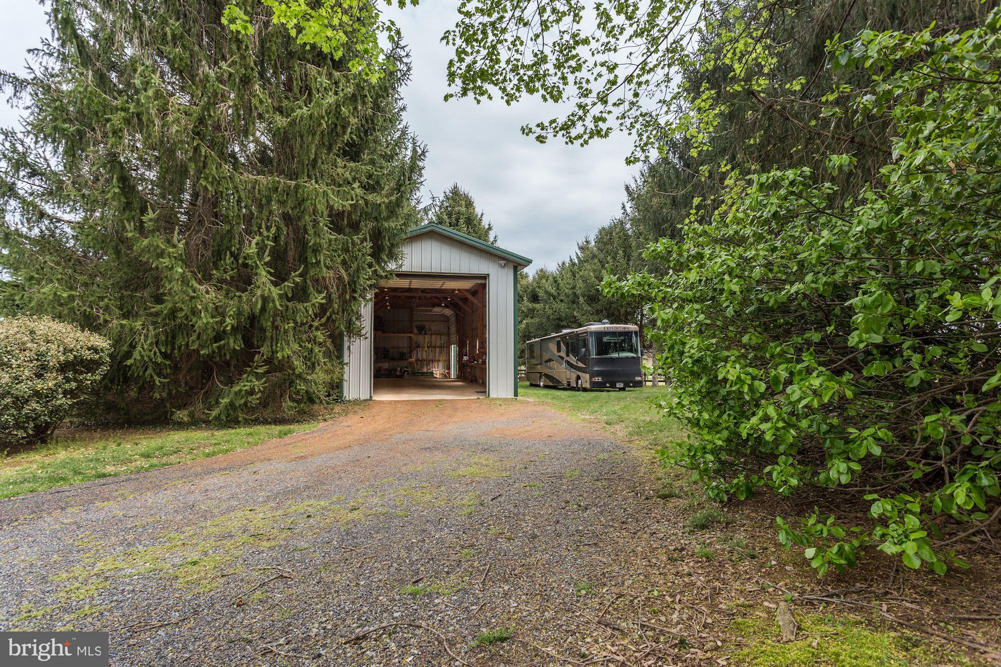 PEMBROKE GROVE - Residential