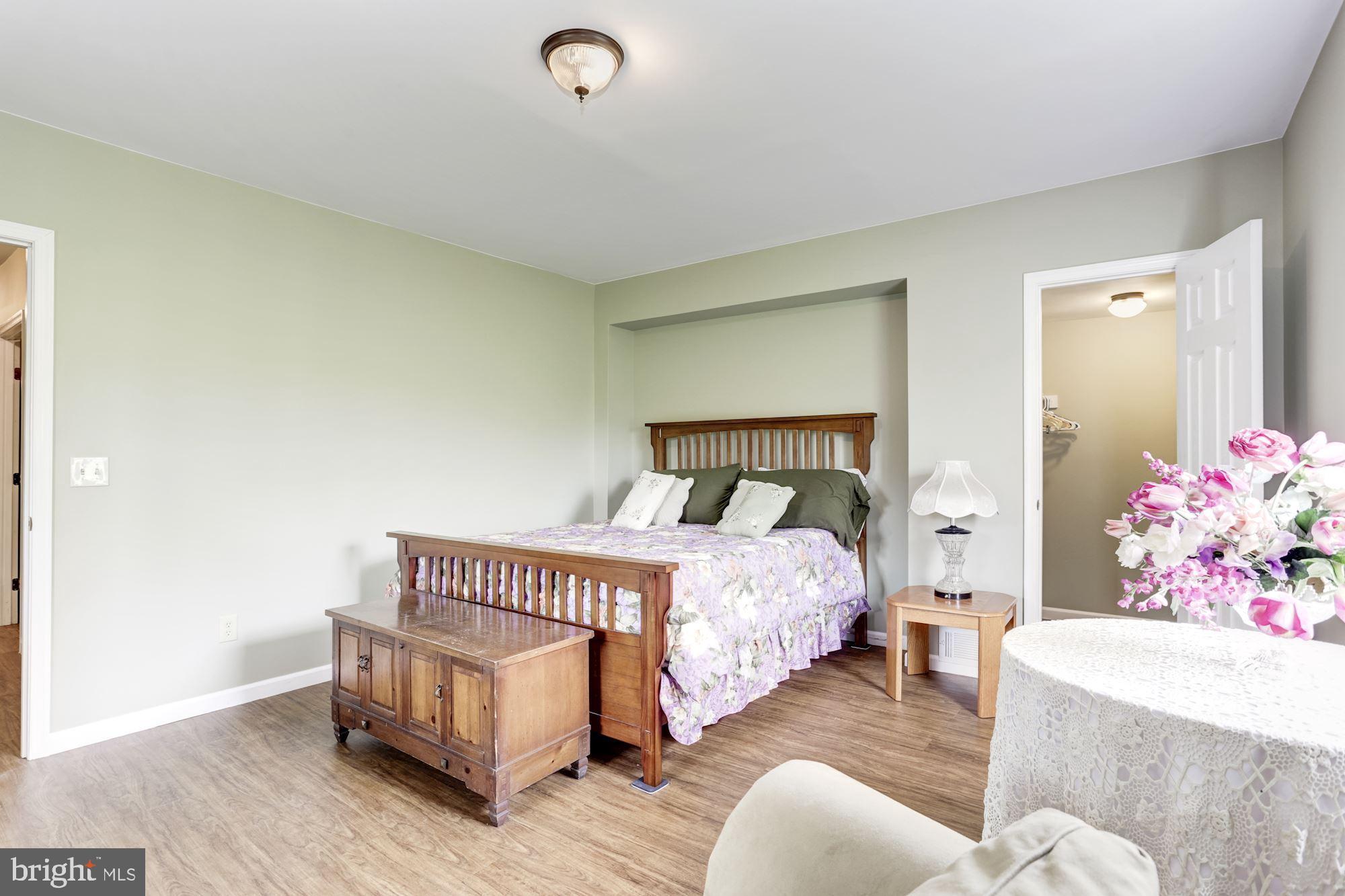 PEMBROKE GROVE - Residential