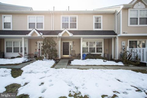 Condo For Sale - 5107 Halifax Way<br/> MOUNT LAUREL, NJ 08054