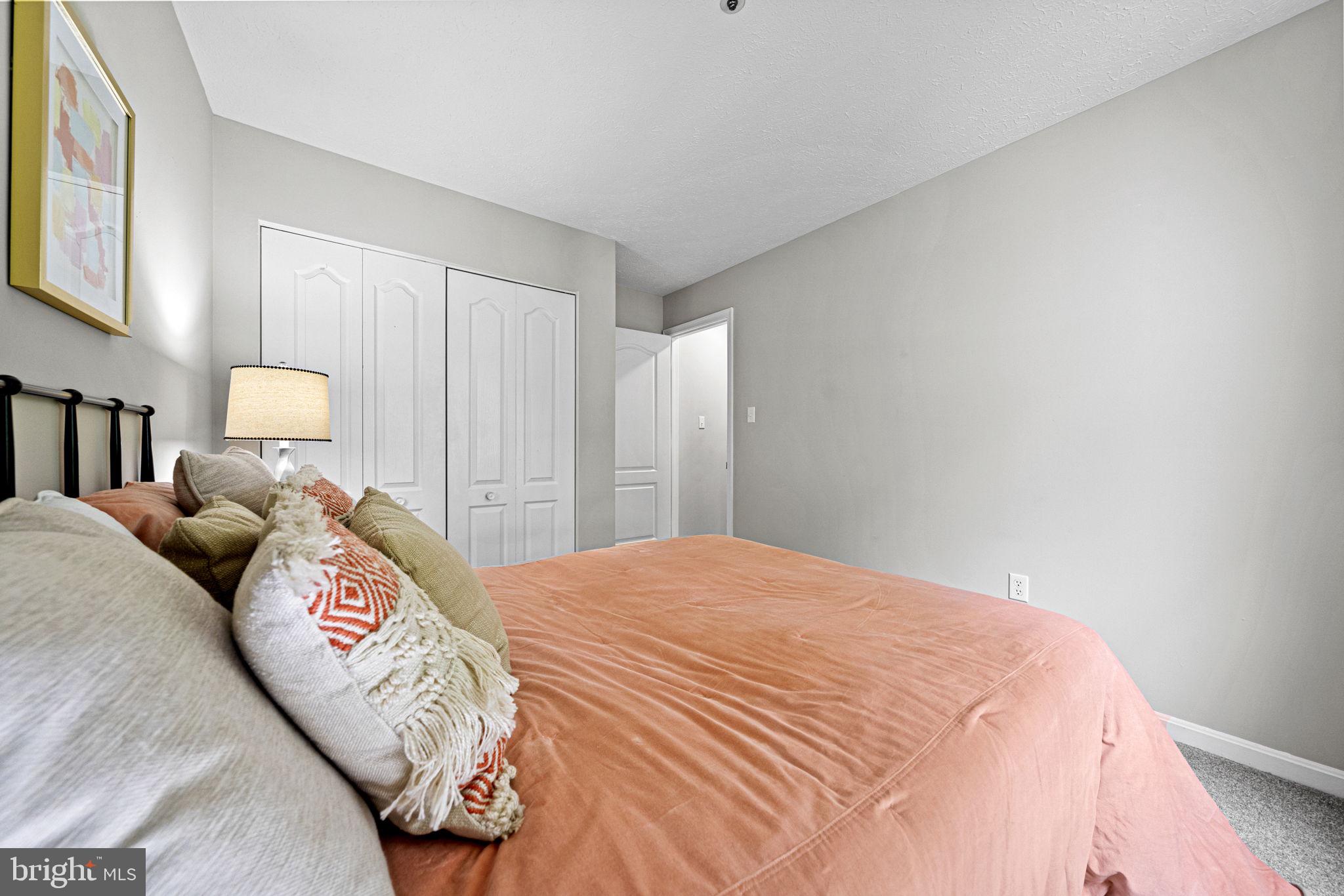 ROYAL PLAZA - Residential