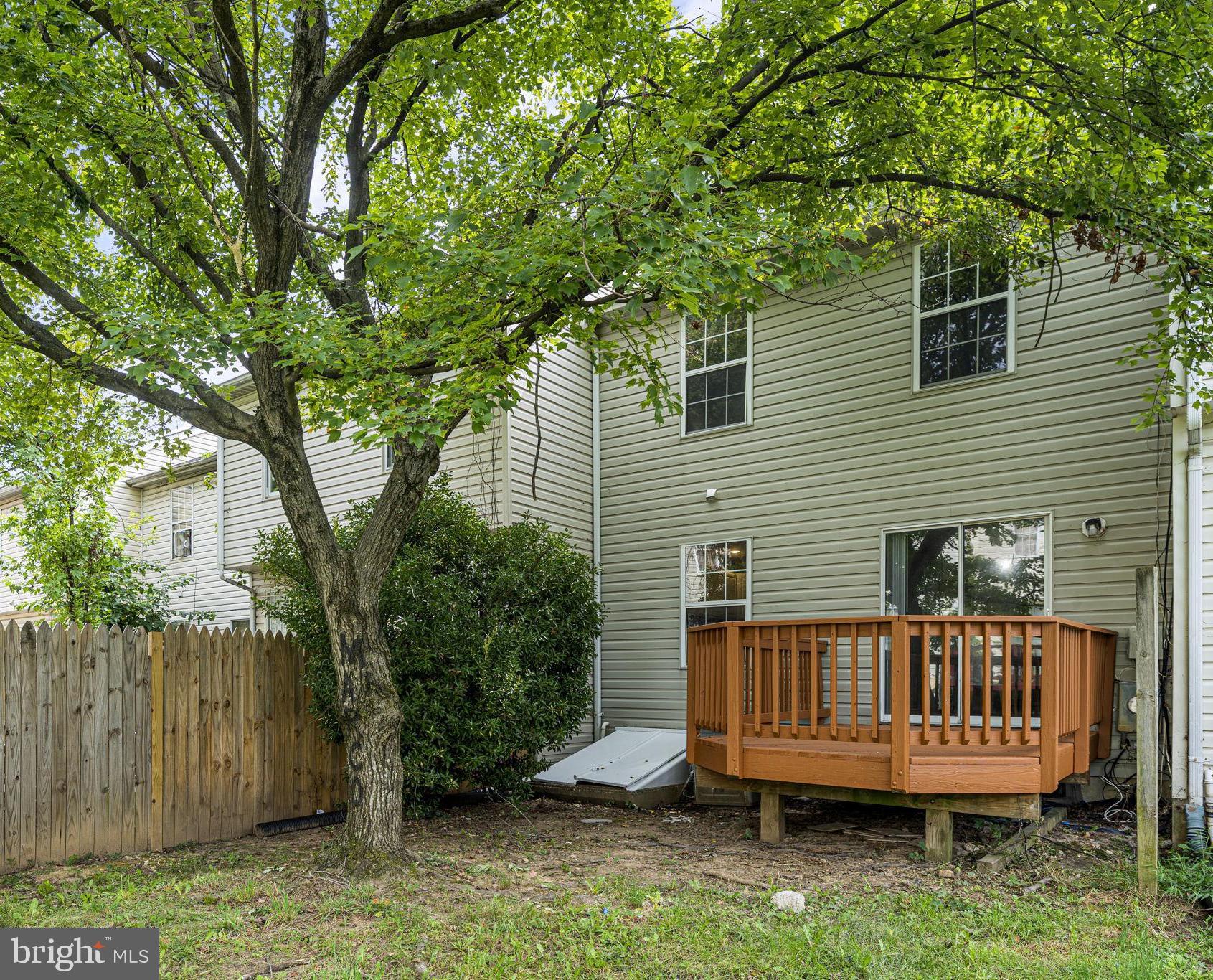 ROYAL PLAZA - Residential