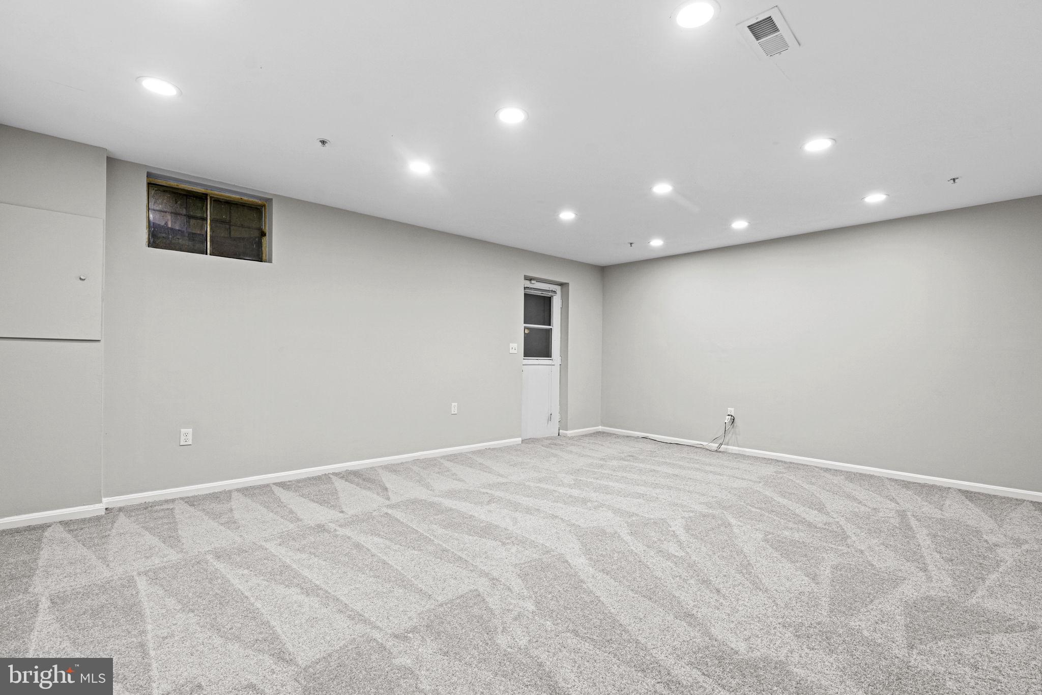 ROYAL PLAZA - Residential