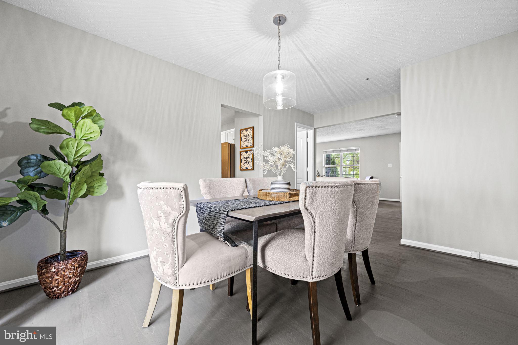 ROYAL PLAZA - Residential