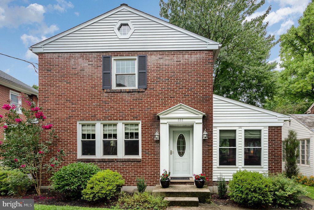 Photo of 444 S Broad Street, Lititz, PA 17543 (MLS # PALA2055248)