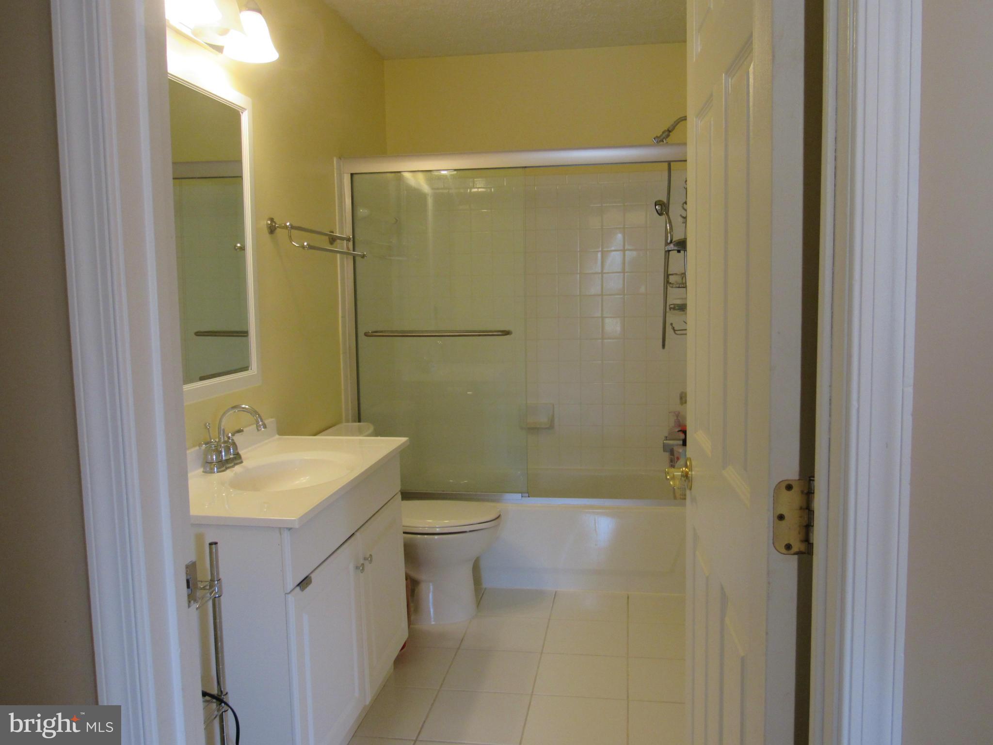 HICKORY HILLS NORTH - Residential Lease