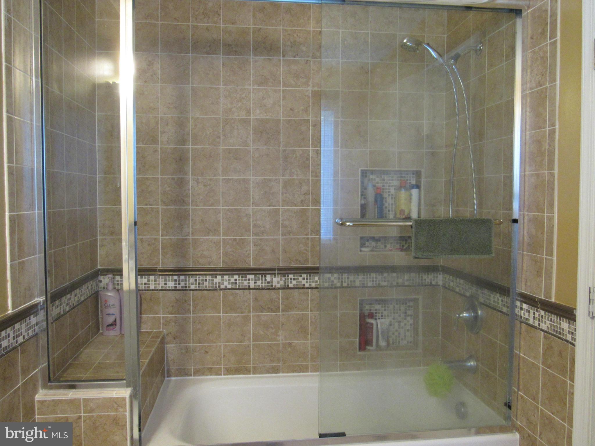 HICKORY HILLS NORTH - Residential Lease