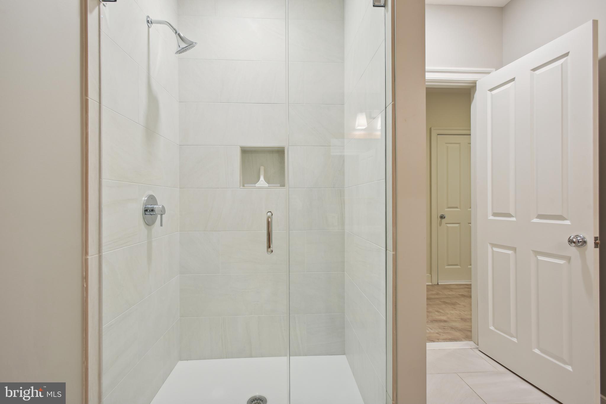 RIVERSCAPE - Residential Lease