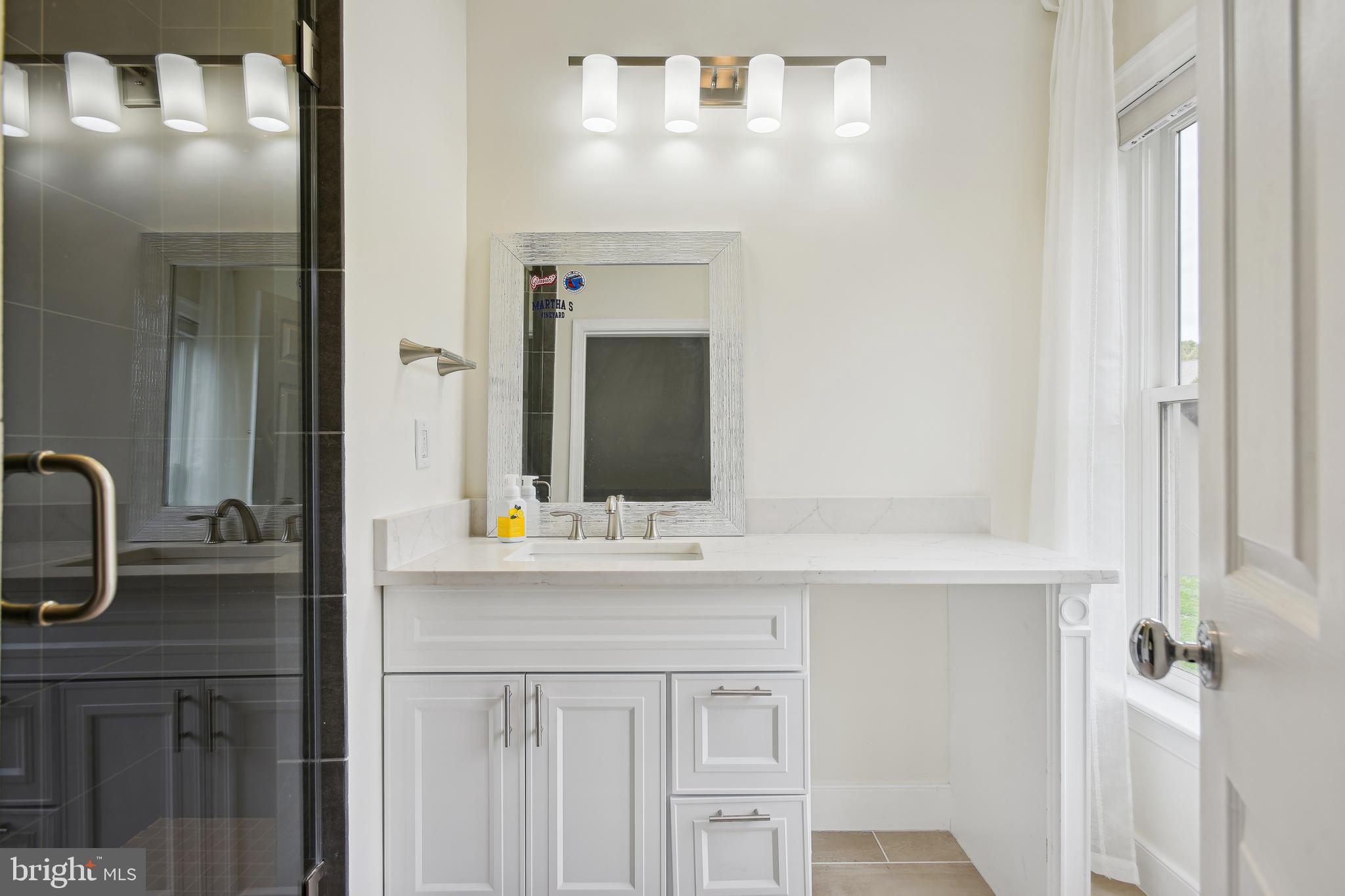 RIVERSCAPE - Residential Lease