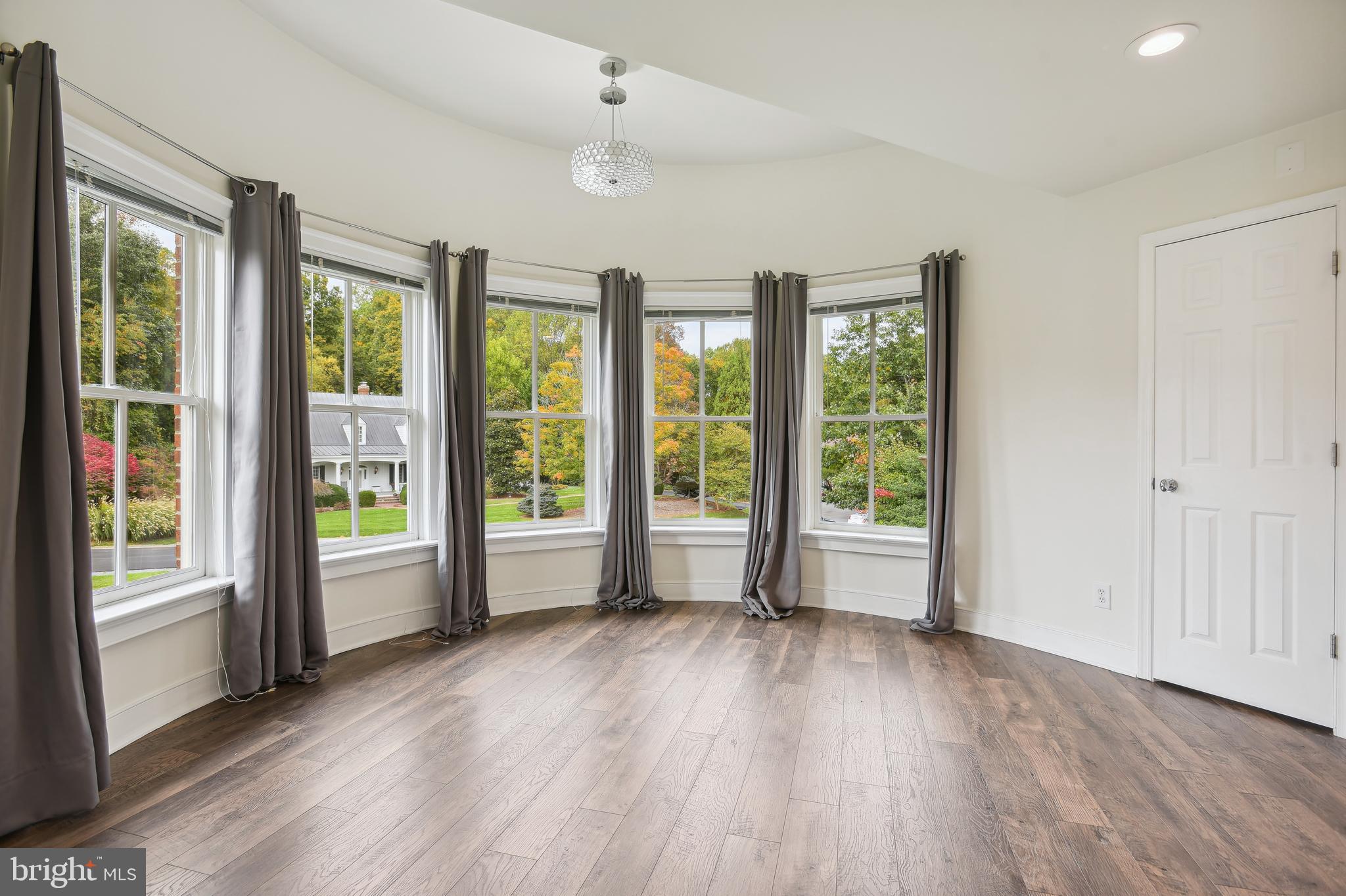 RIVERSCAPE - Residential Lease