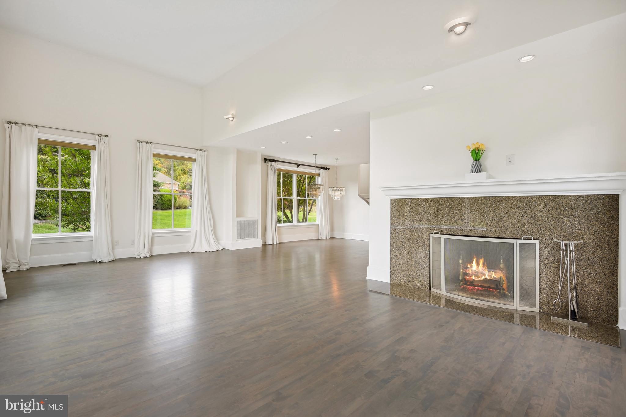 RIVERSCAPE - Residential Lease