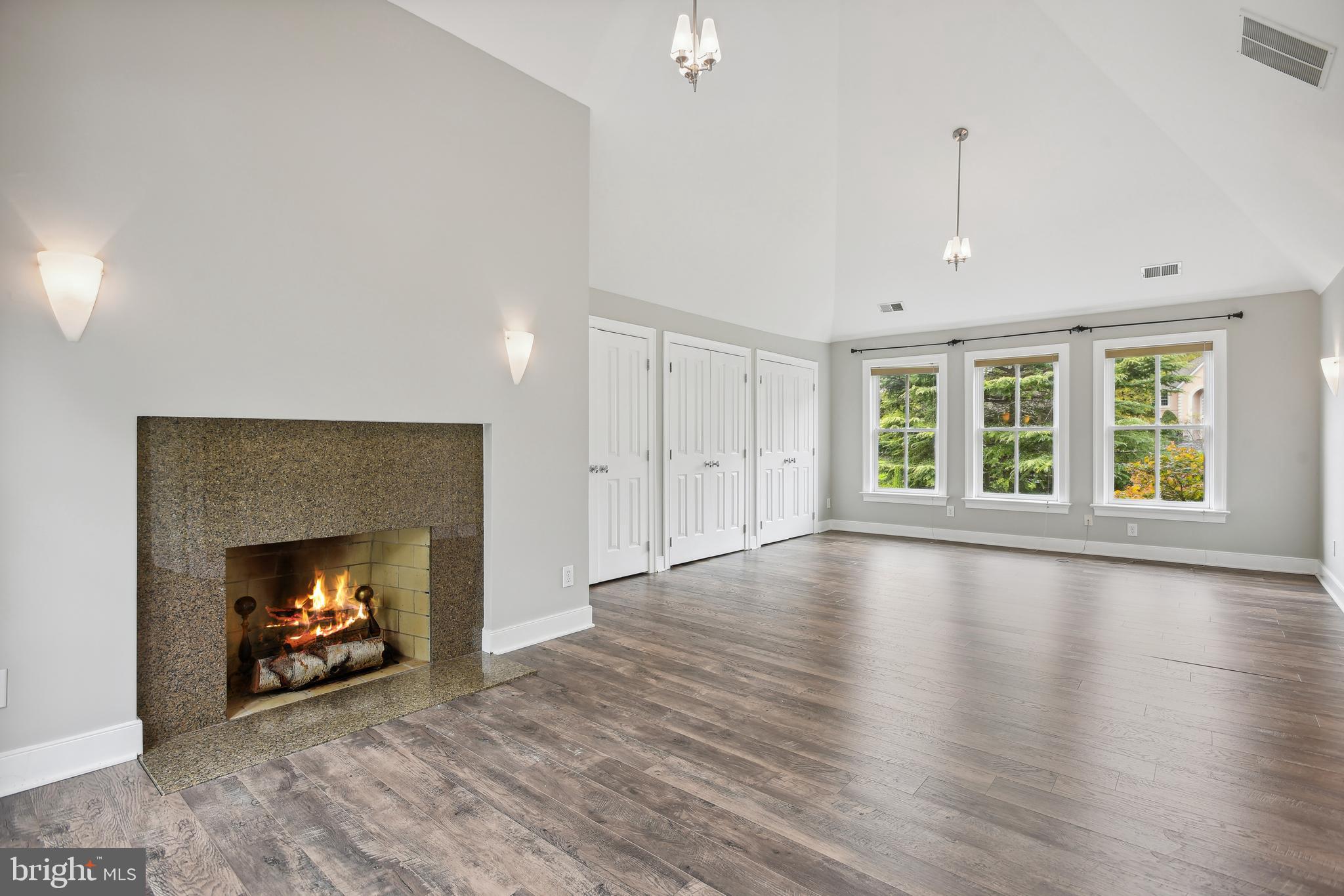 RIVERSCAPE - Residential Lease