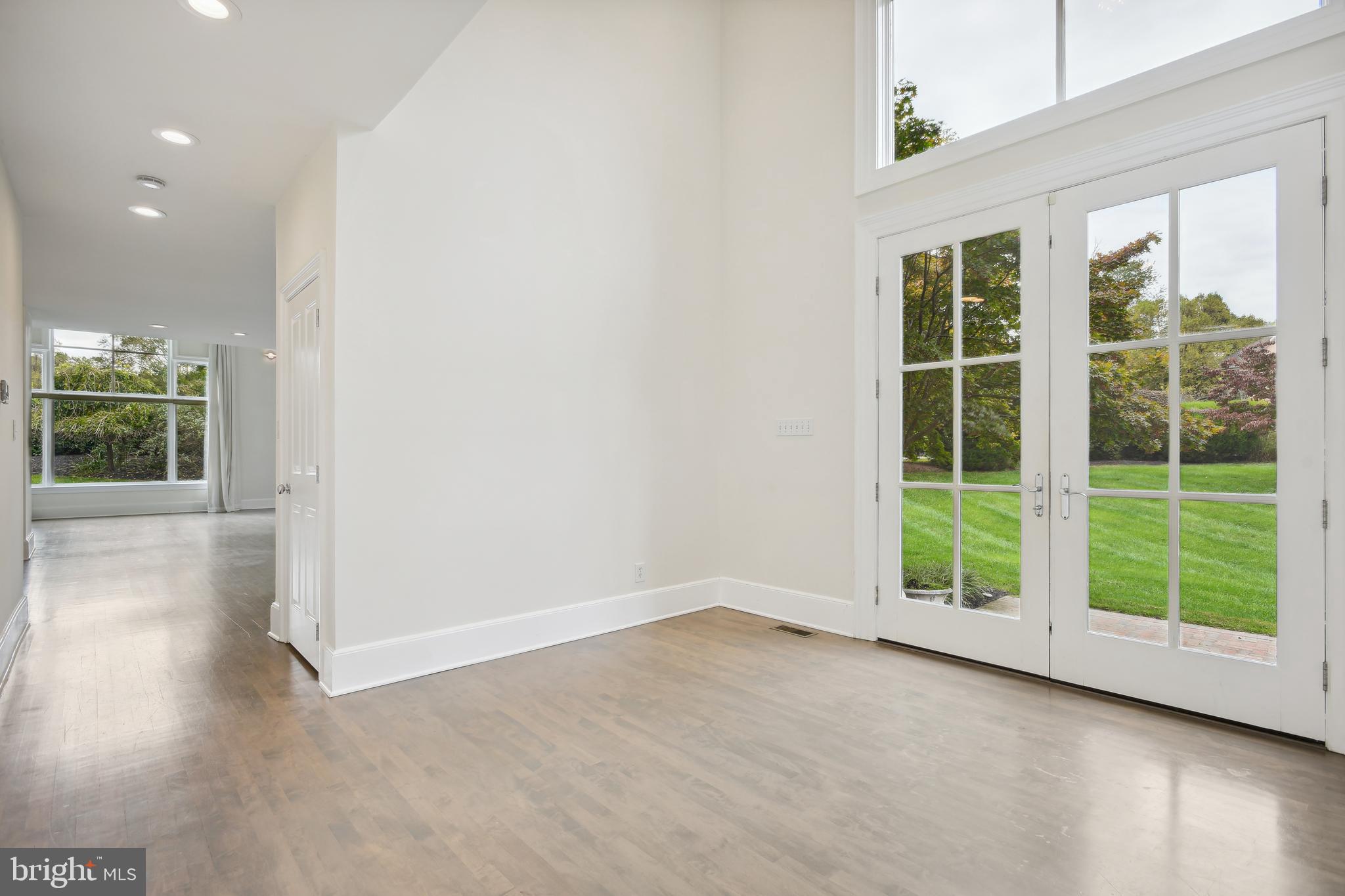 RIVERSCAPE - Residential Lease