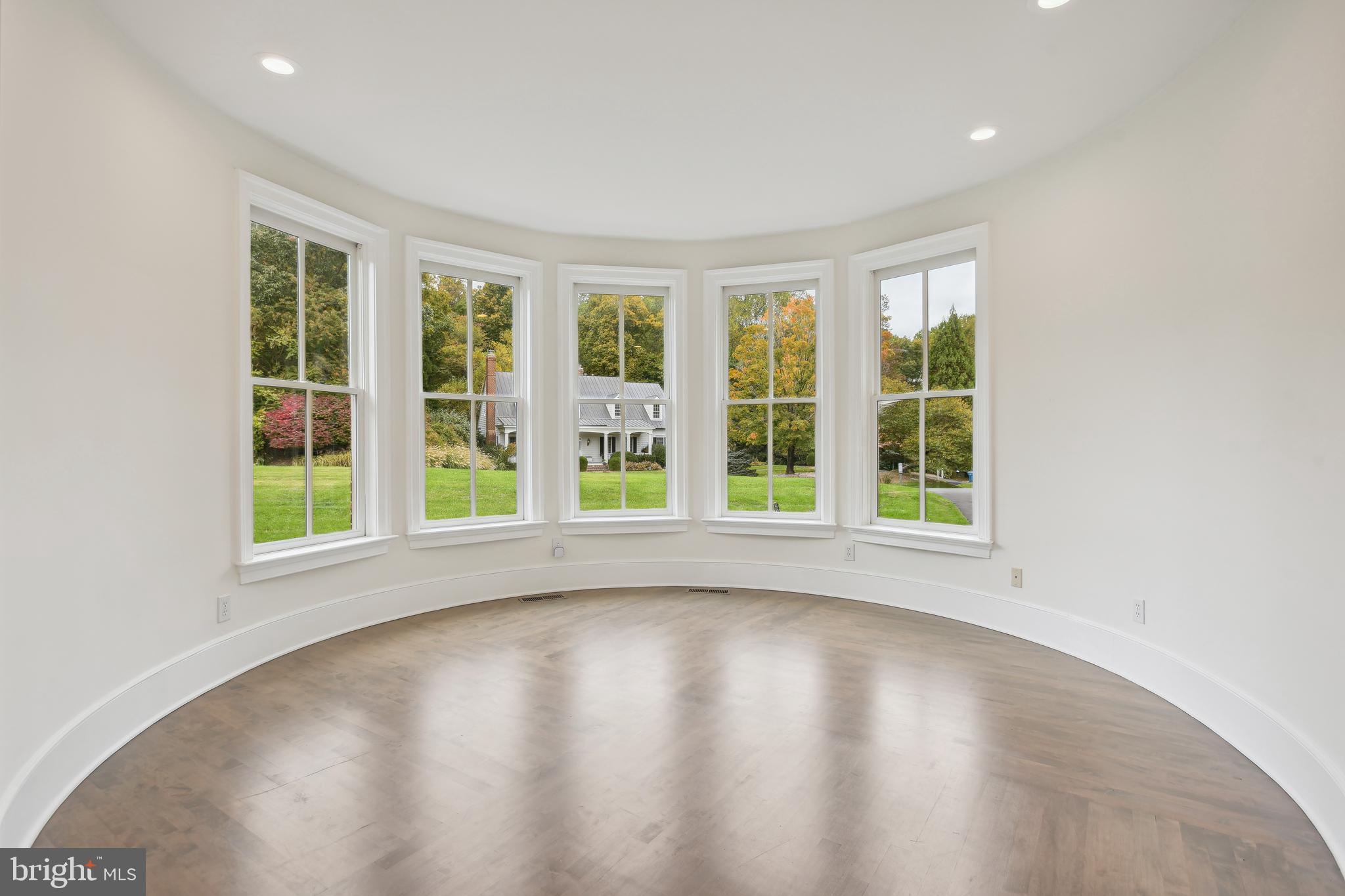 RIVERSCAPE - Residential Lease