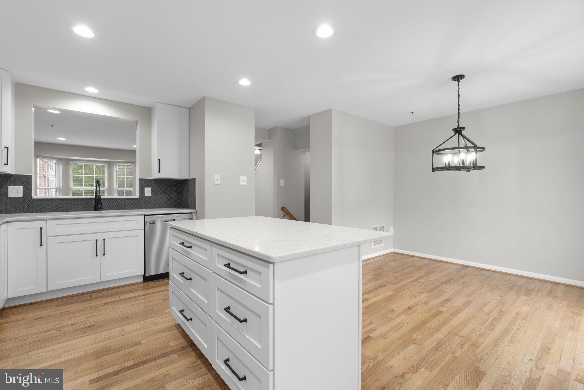 7710 ENGLISH OAK CIRCLE 13