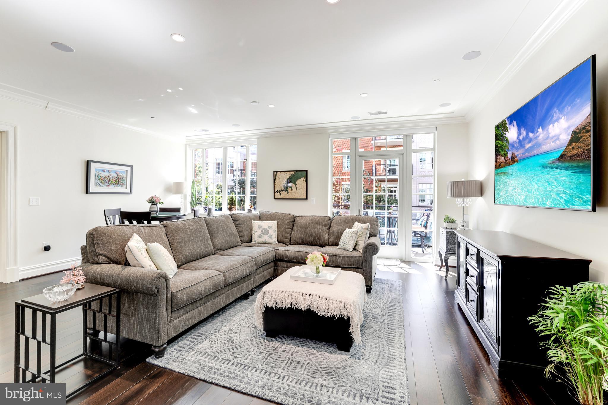 THE SIGNET - Residential