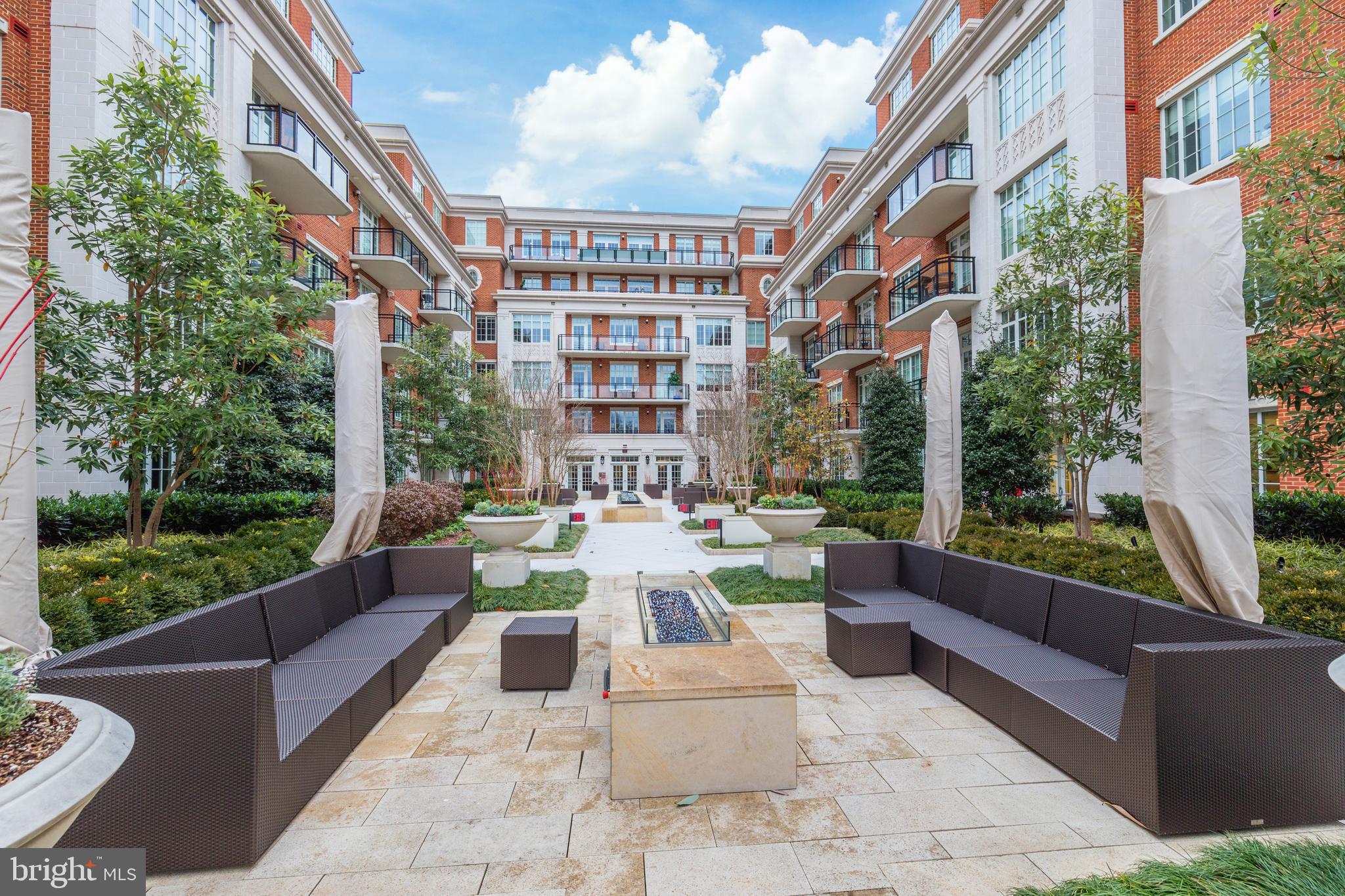 THE SIGNET - Residential