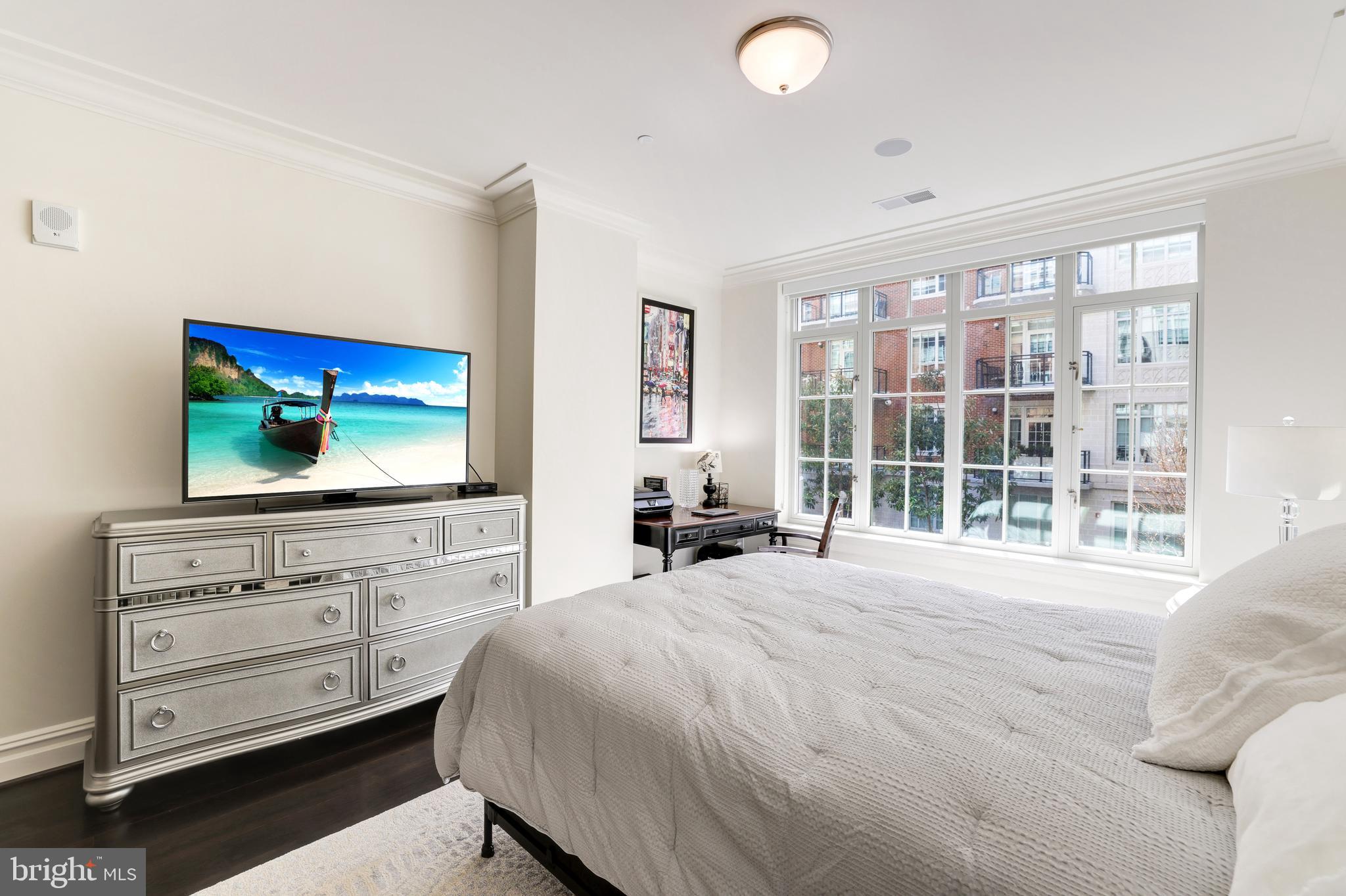 THE SIGNET - Residential