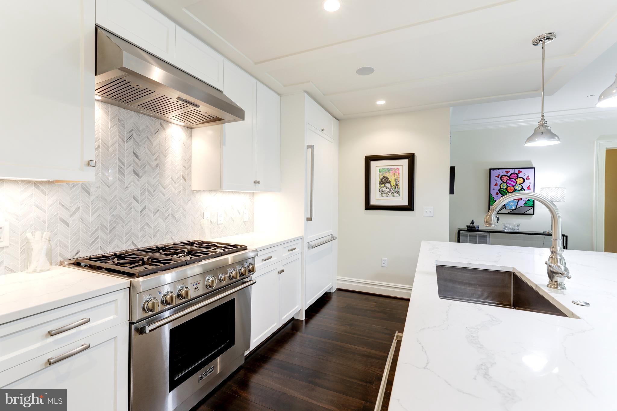 THE SIGNET - Residential