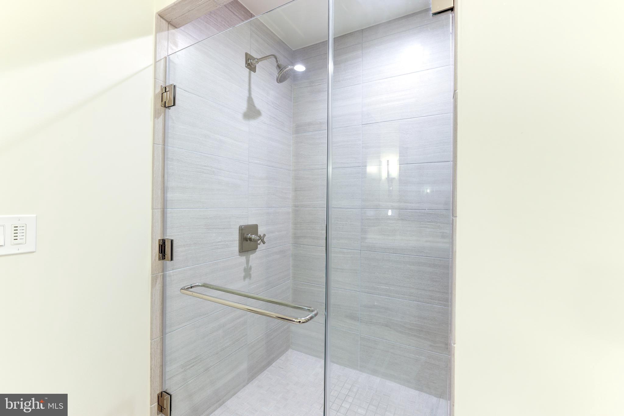 THE SIGNET - Residential