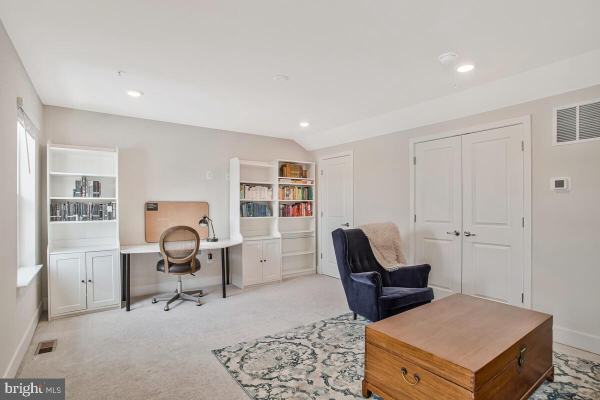 PARKSIDE PRESERVE - Residential