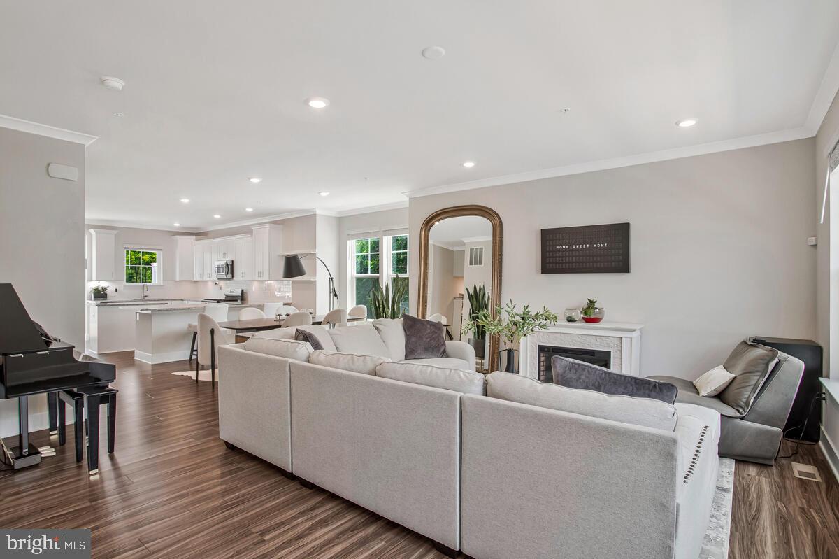 PARKSIDE PRESERVE - Residential