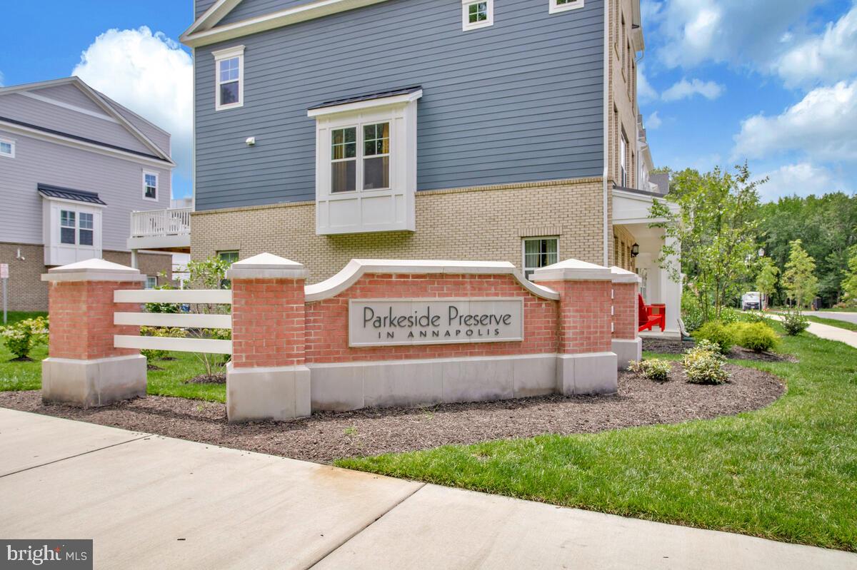 PARKSIDE PRESERVE - Residential