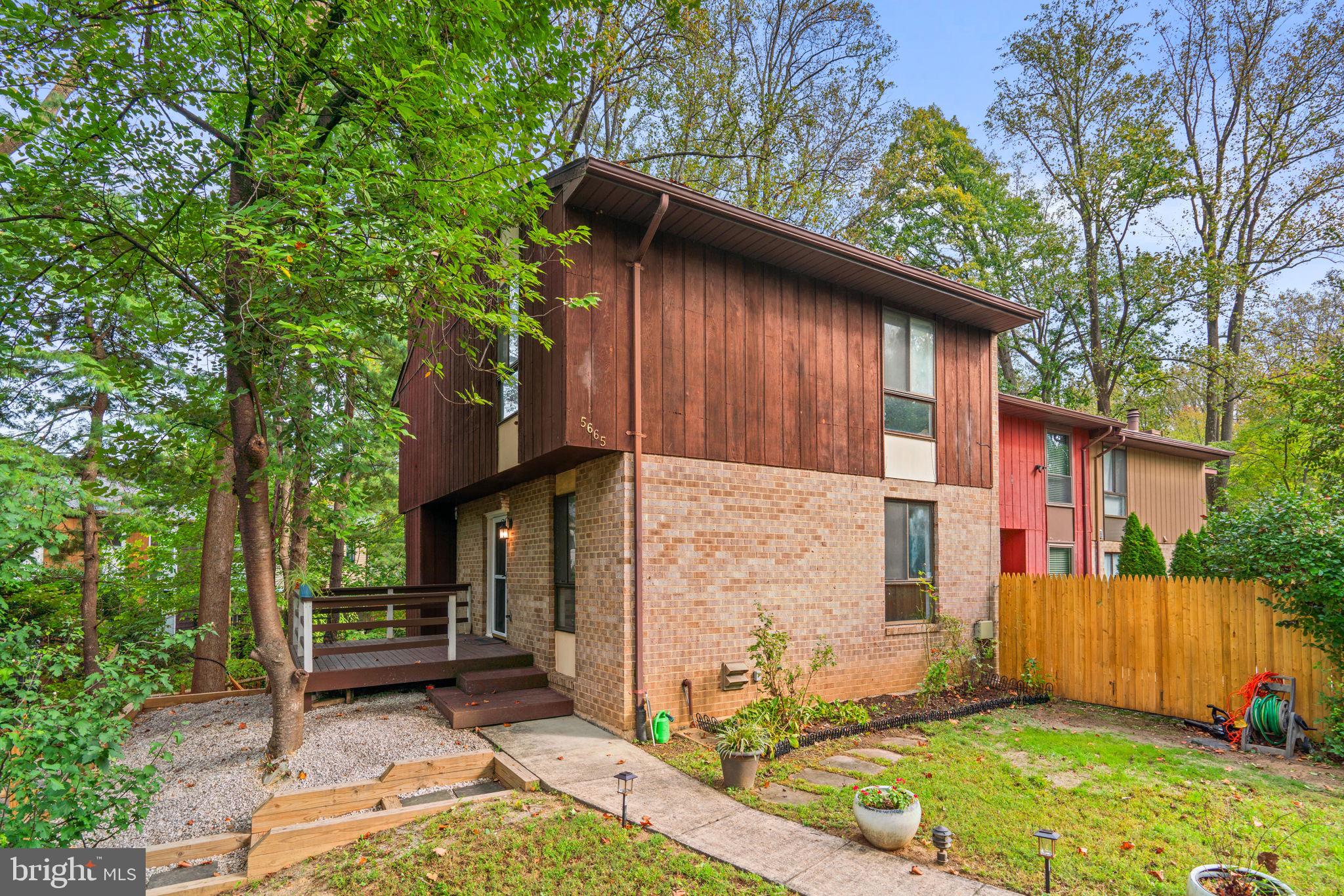 VILLAGE OF WILDE LAKE - Residential