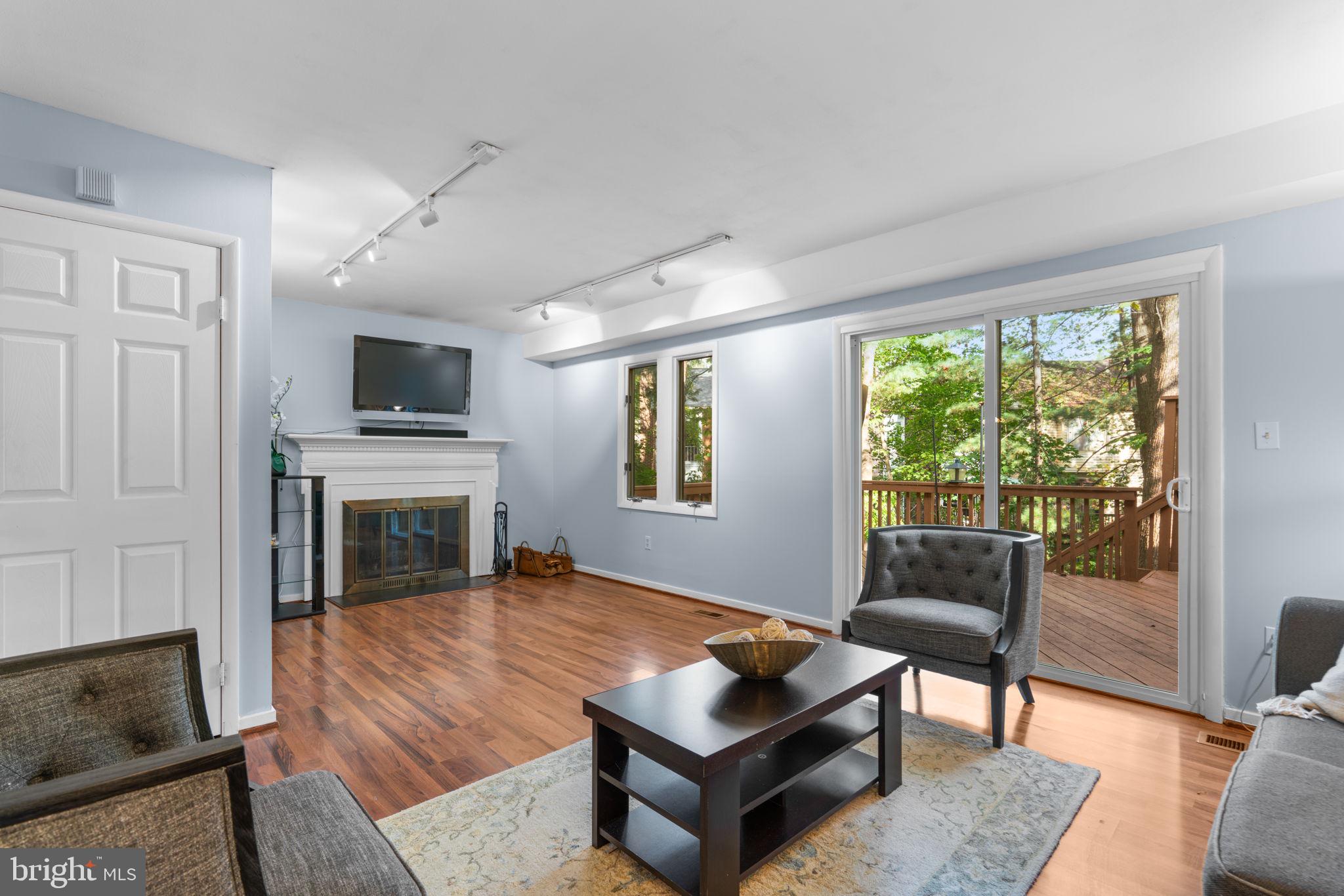 VILLAGE OF WILDE LAKE - Residential