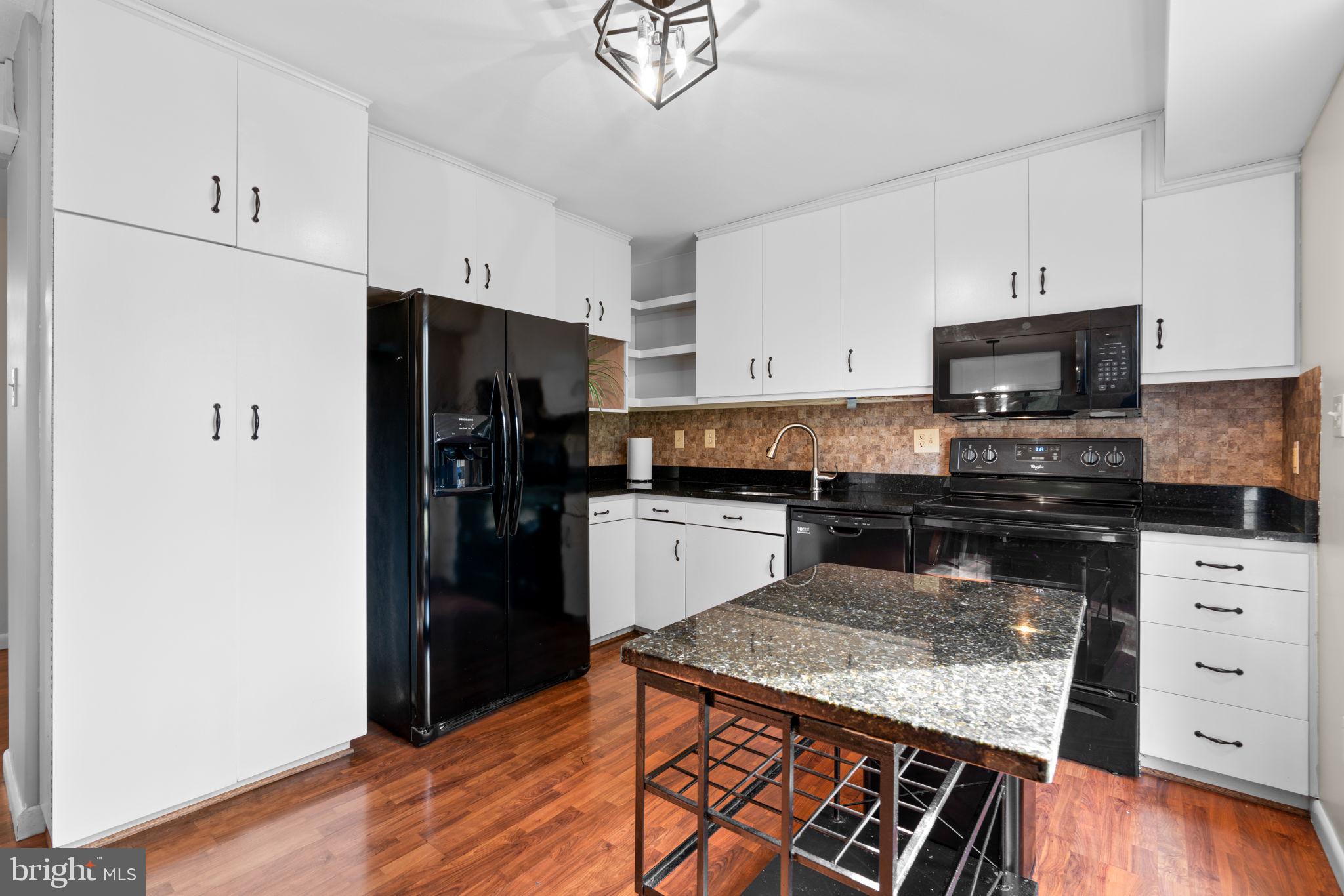 VILLAGE OF WILDE LAKE - Residential