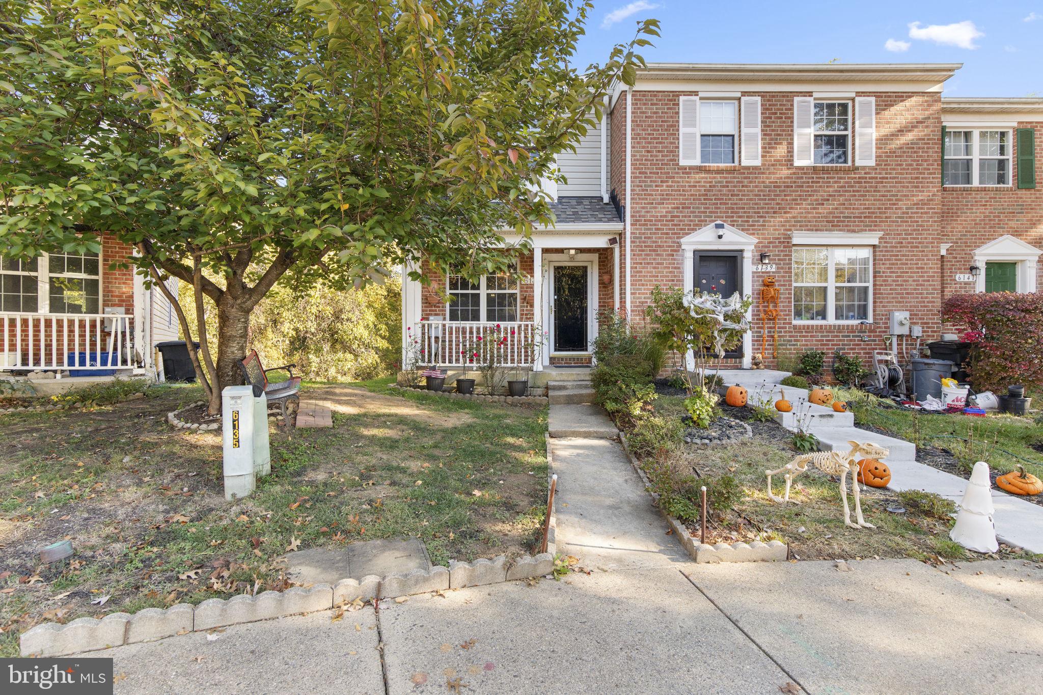 VILLAGE OF LONG REACH - Residential