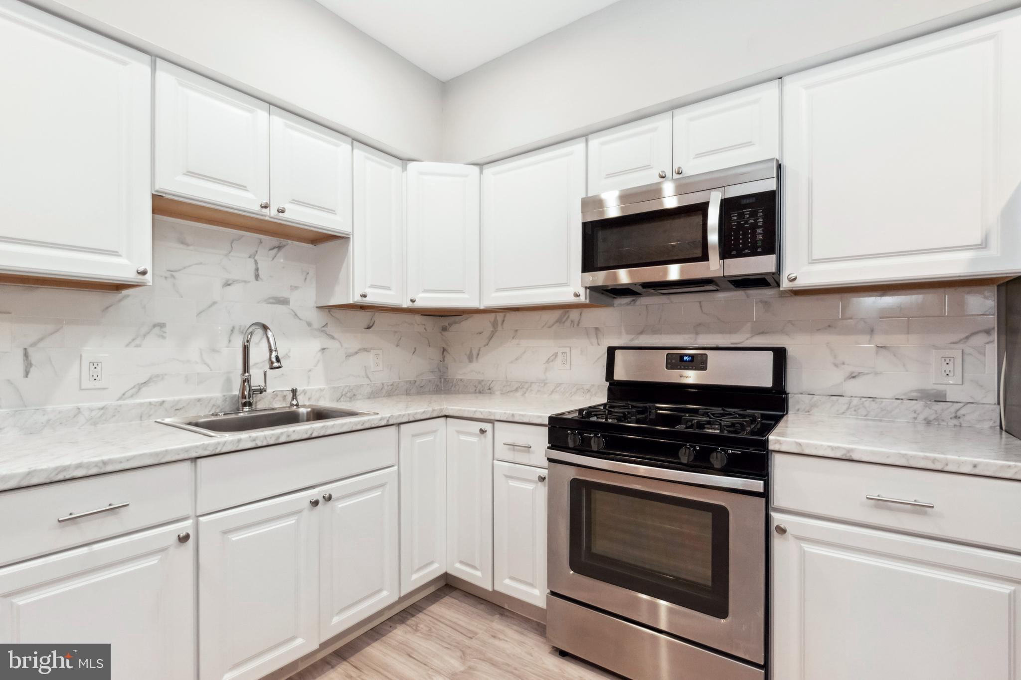 ALBEMARLE SQUARE - Residential