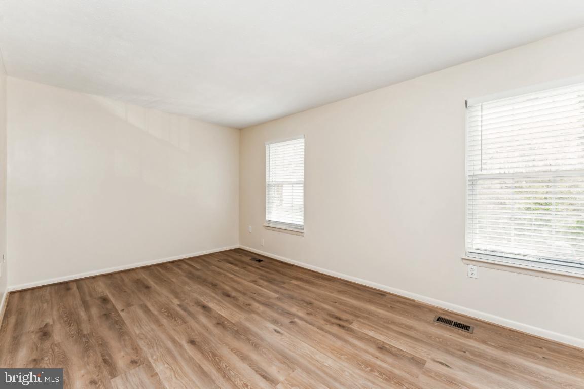 ALBEMARLE SQUARE - Residential