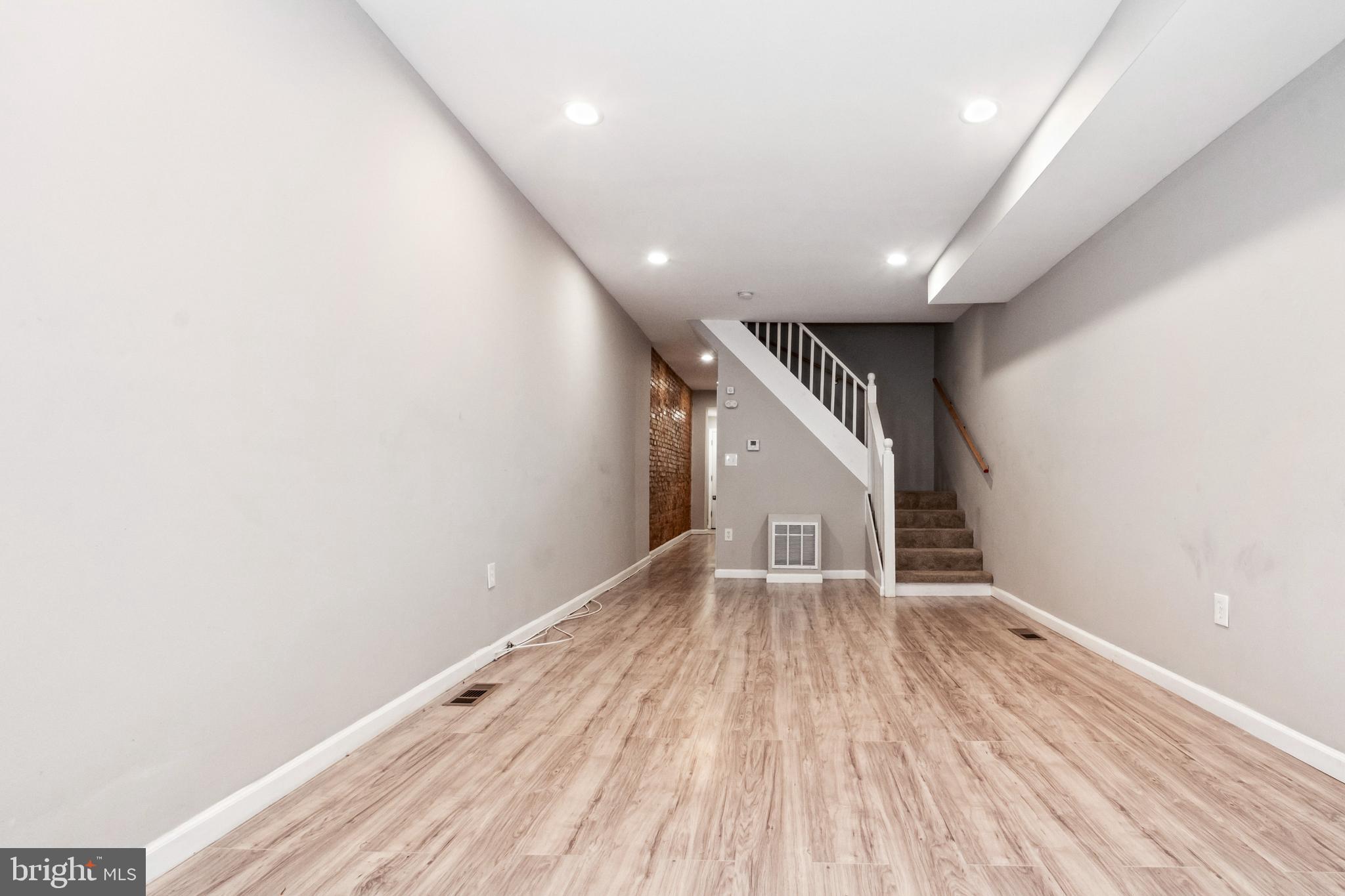 ALBEMARLE SQUARE - Residential