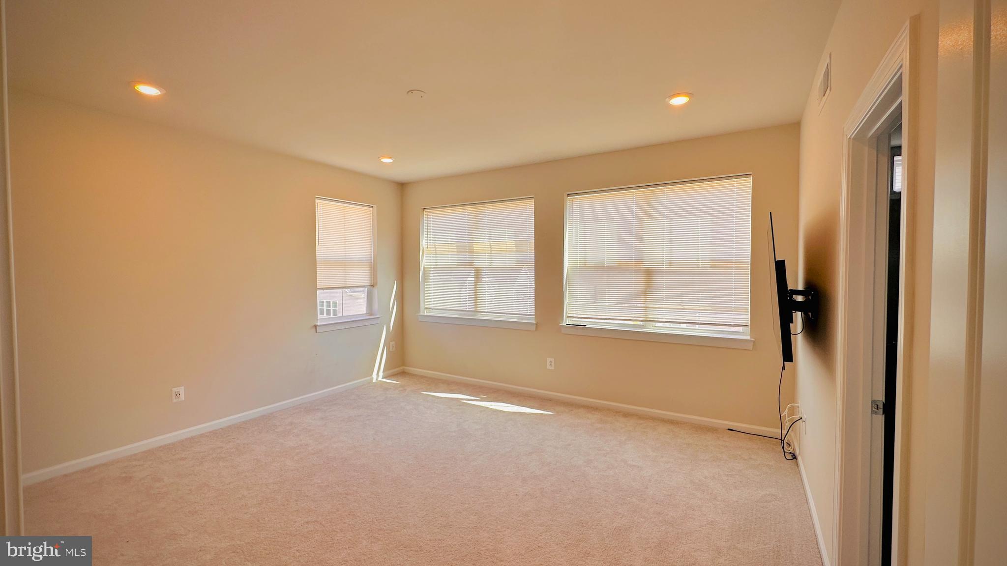 QUINCE ORCHARD - Residential Lease