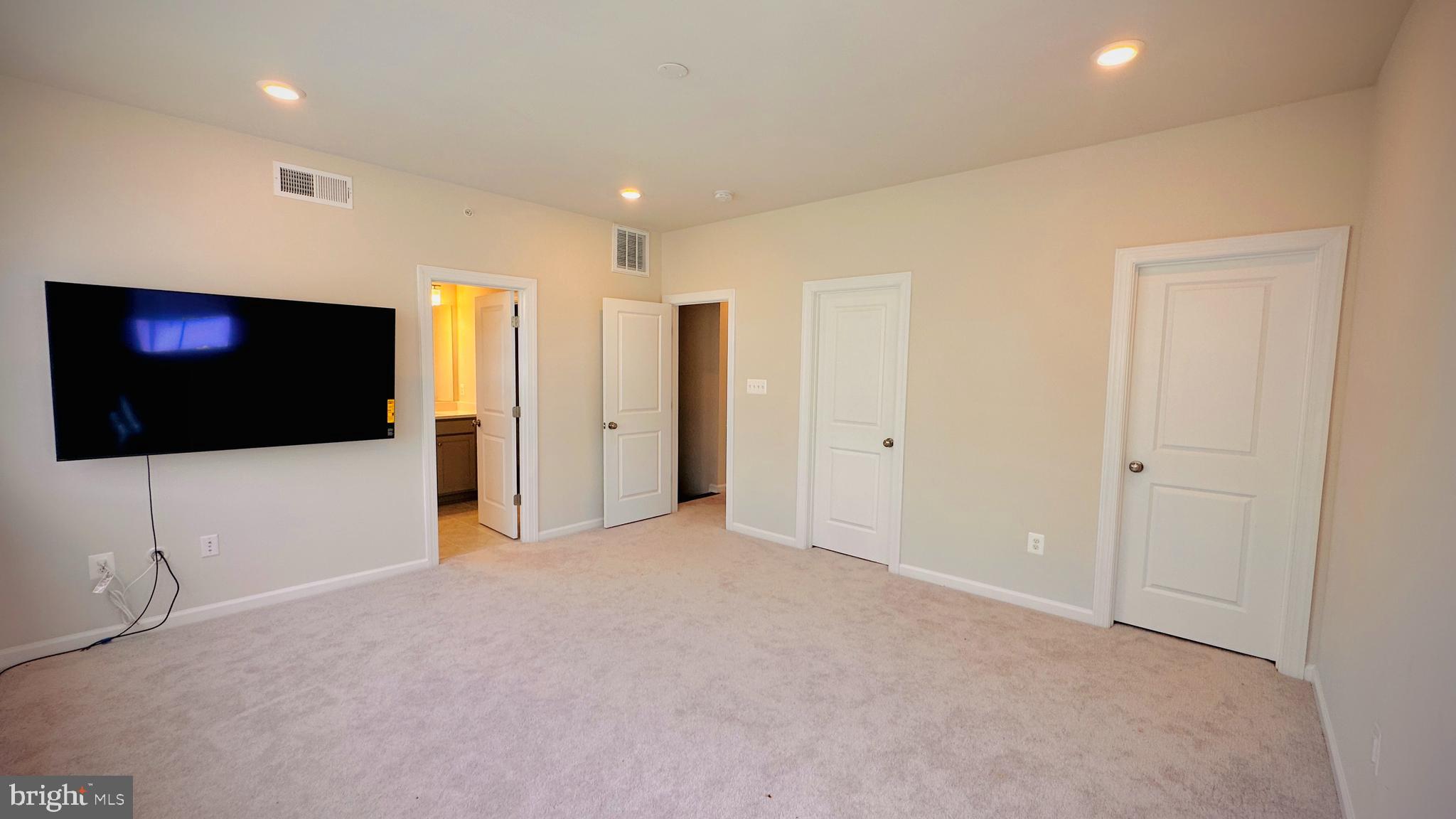 QUINCE ORCHARD - Residential Lease