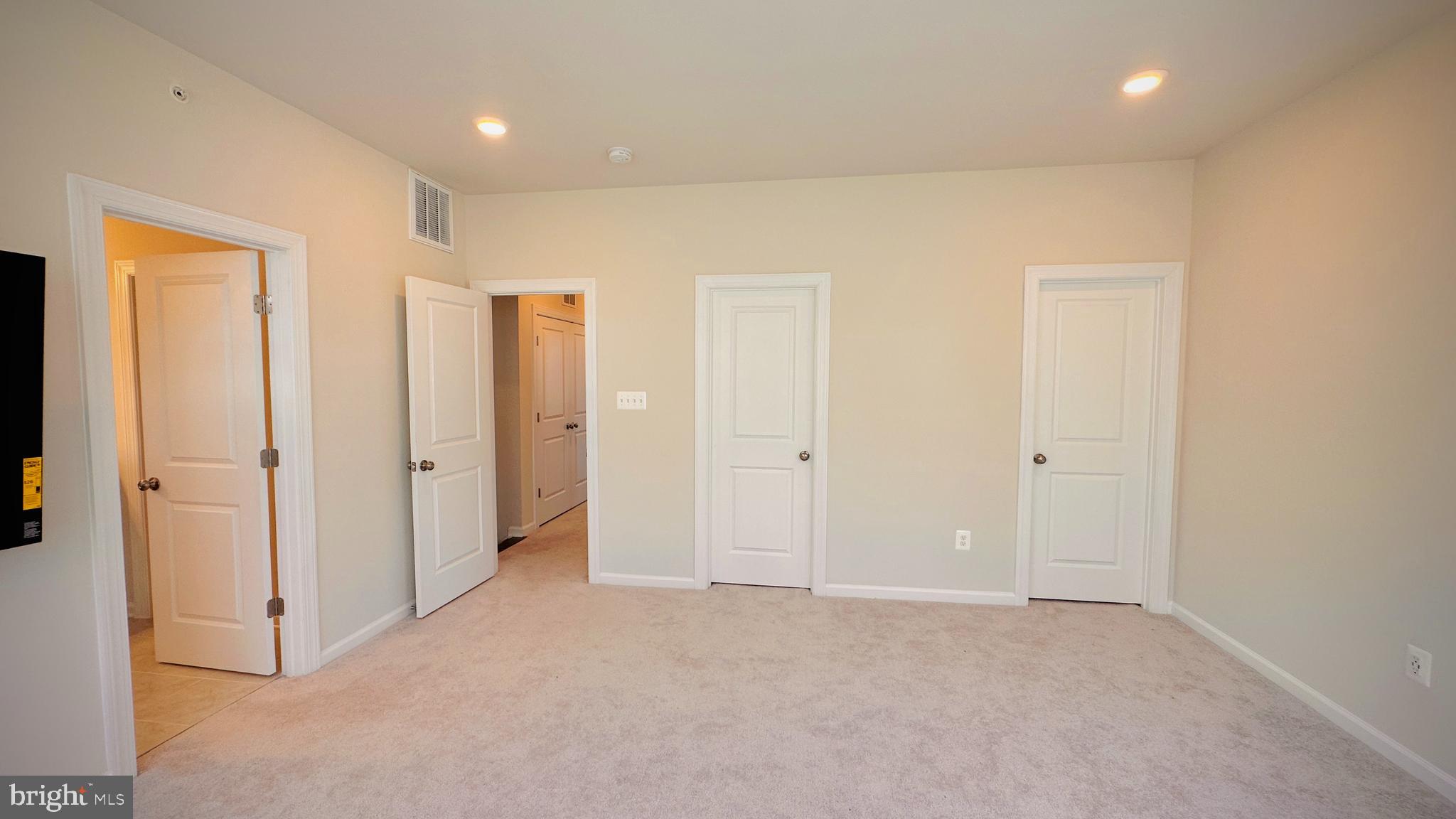 QUINCE ORCHARD - Residential Lease