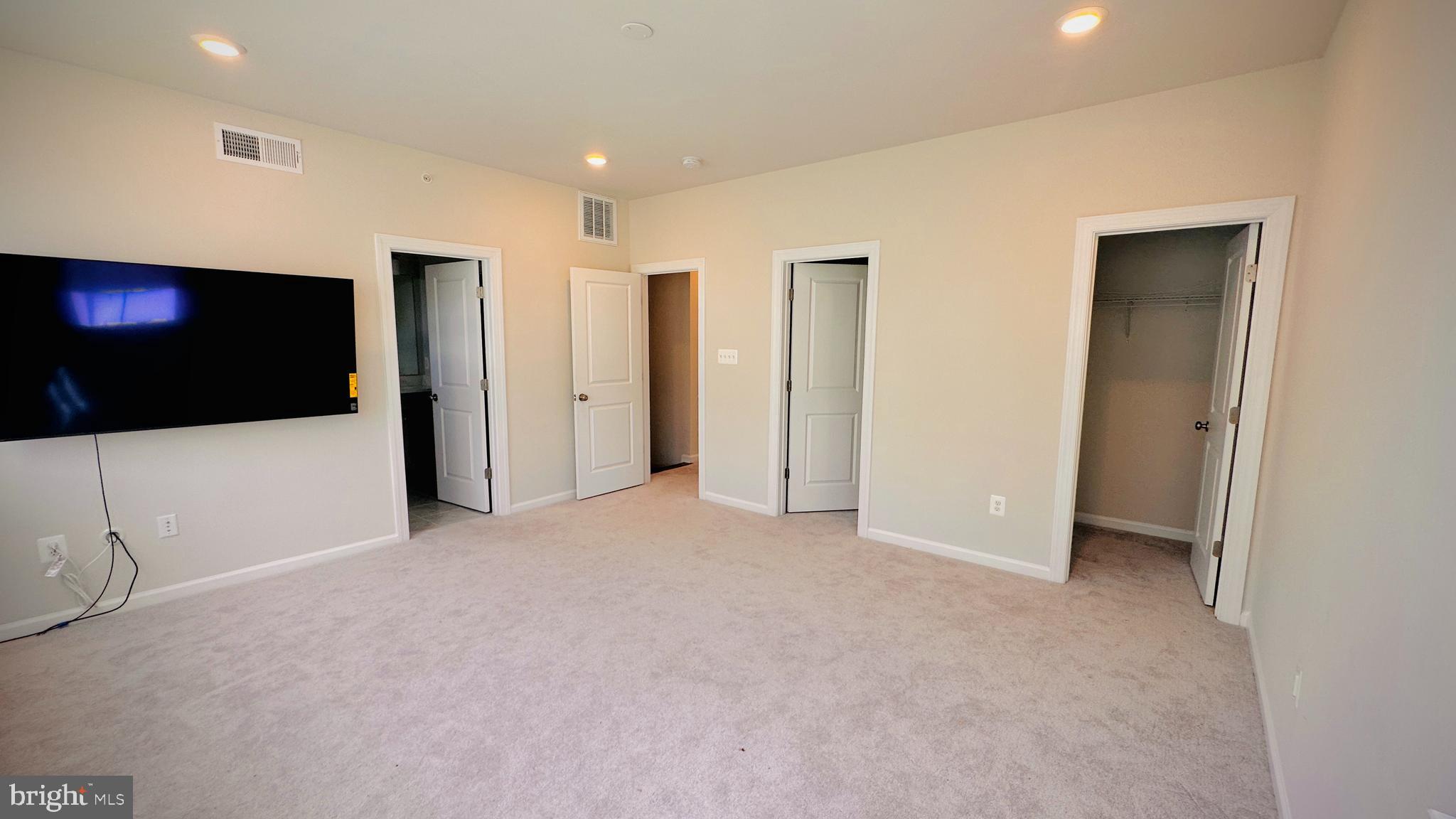 QUINCE ORCHARD - Residential Lease