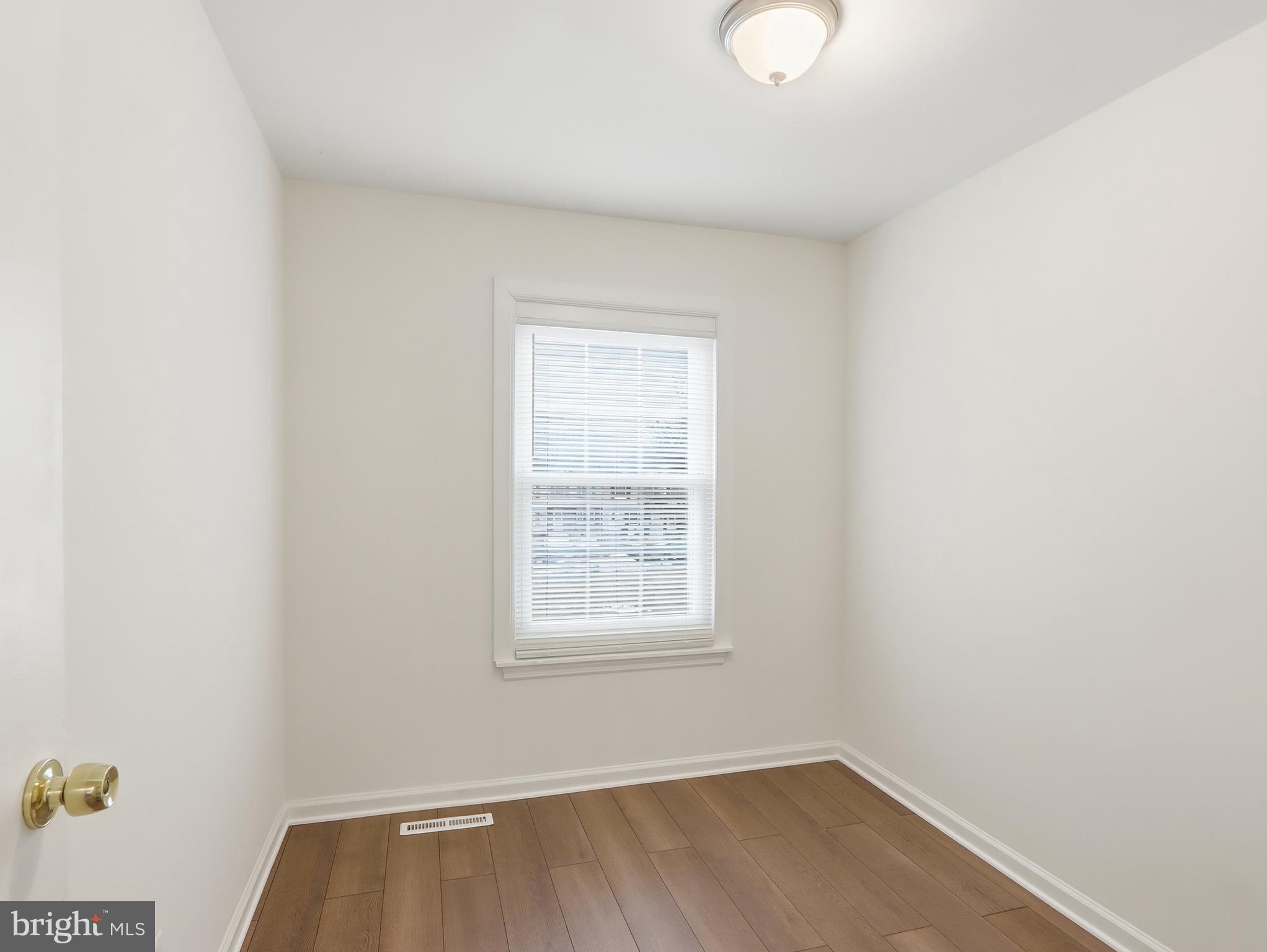 HARFORD SQUARE - Residential