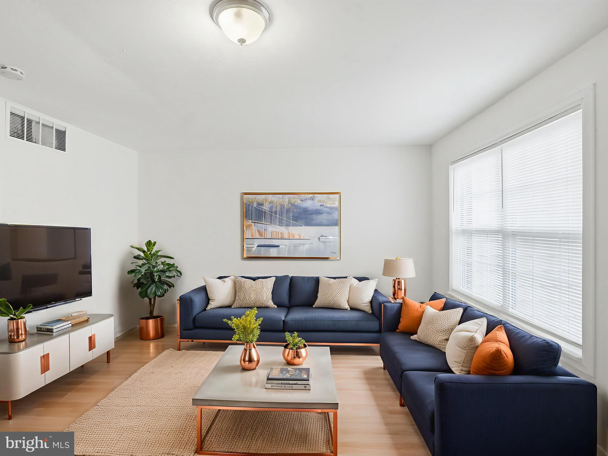 HARFORD SQUARE - Residential