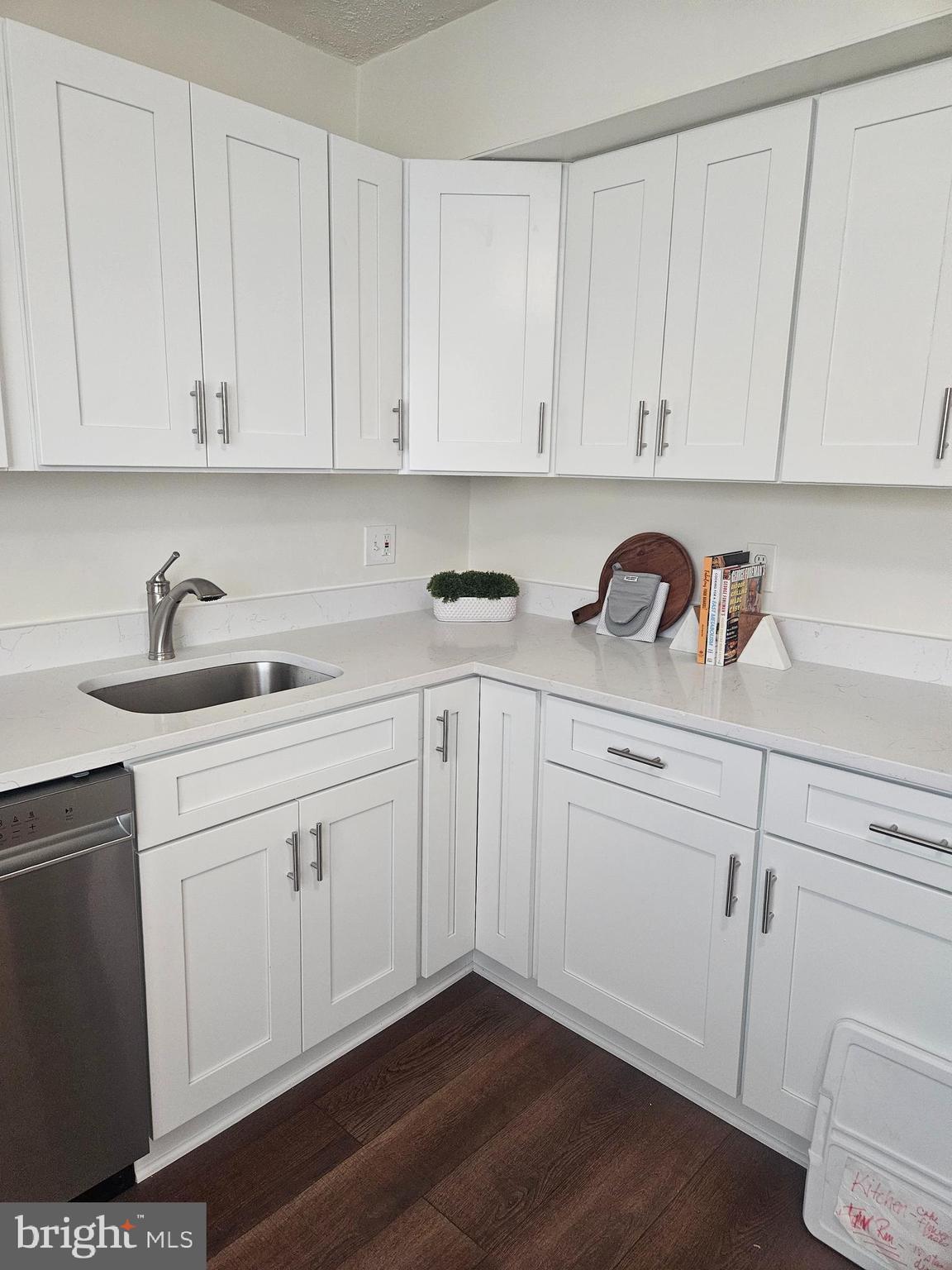 HARFORD SQUARE - Residential