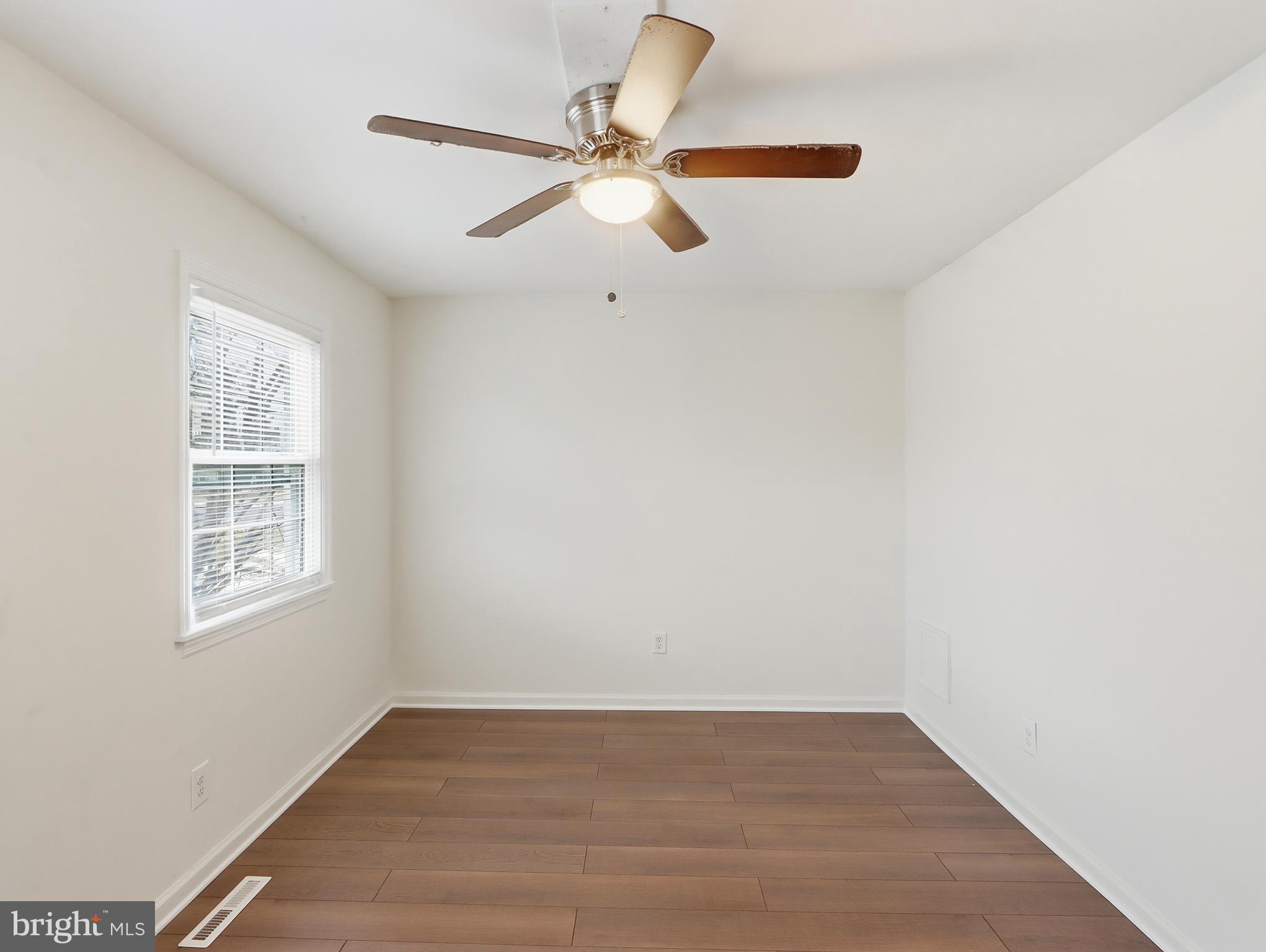 HARFORD SQUARE - Residential