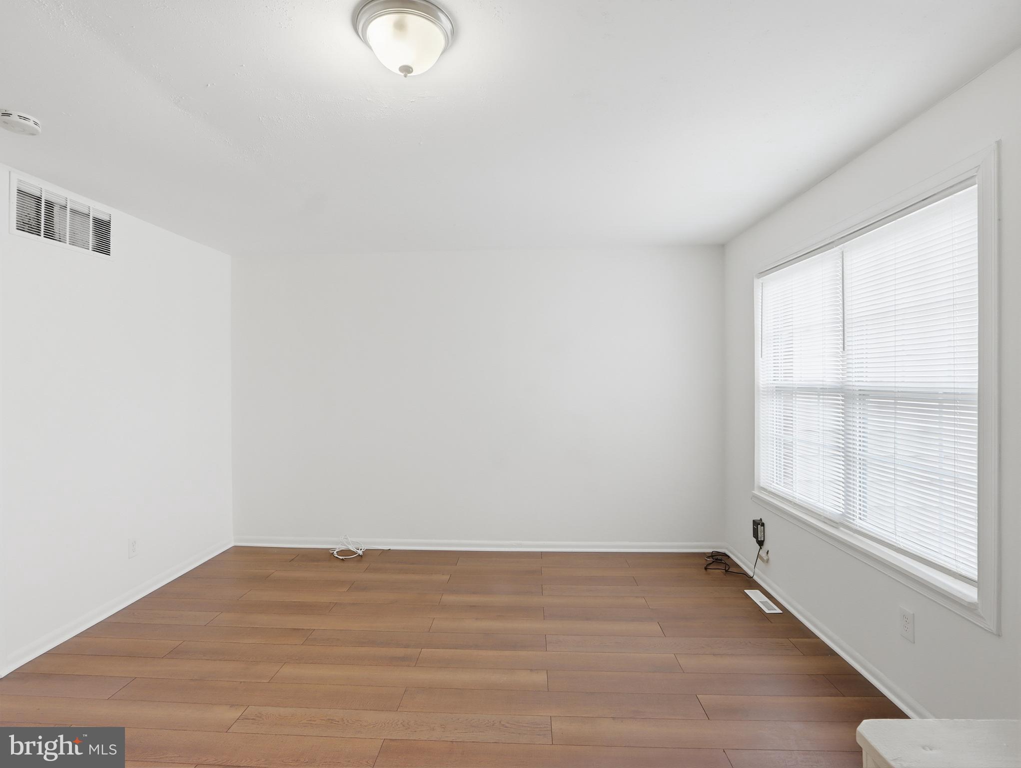 HARFORD SQUARE - Residential