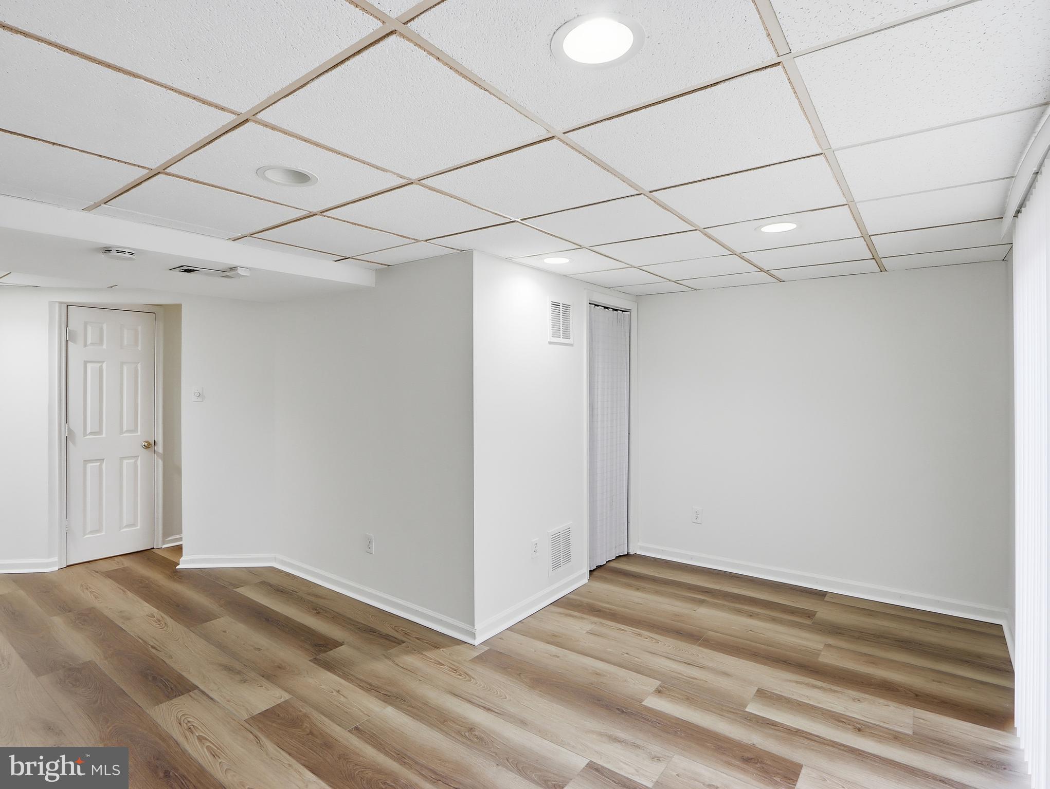 HARFORD SQUARE - Residential