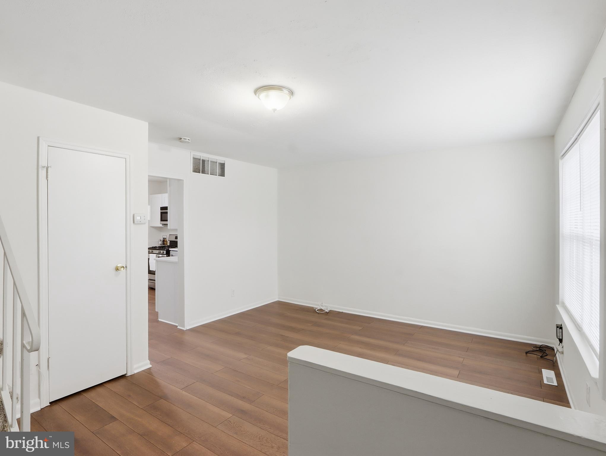 HARFORD SQUARE - Residential