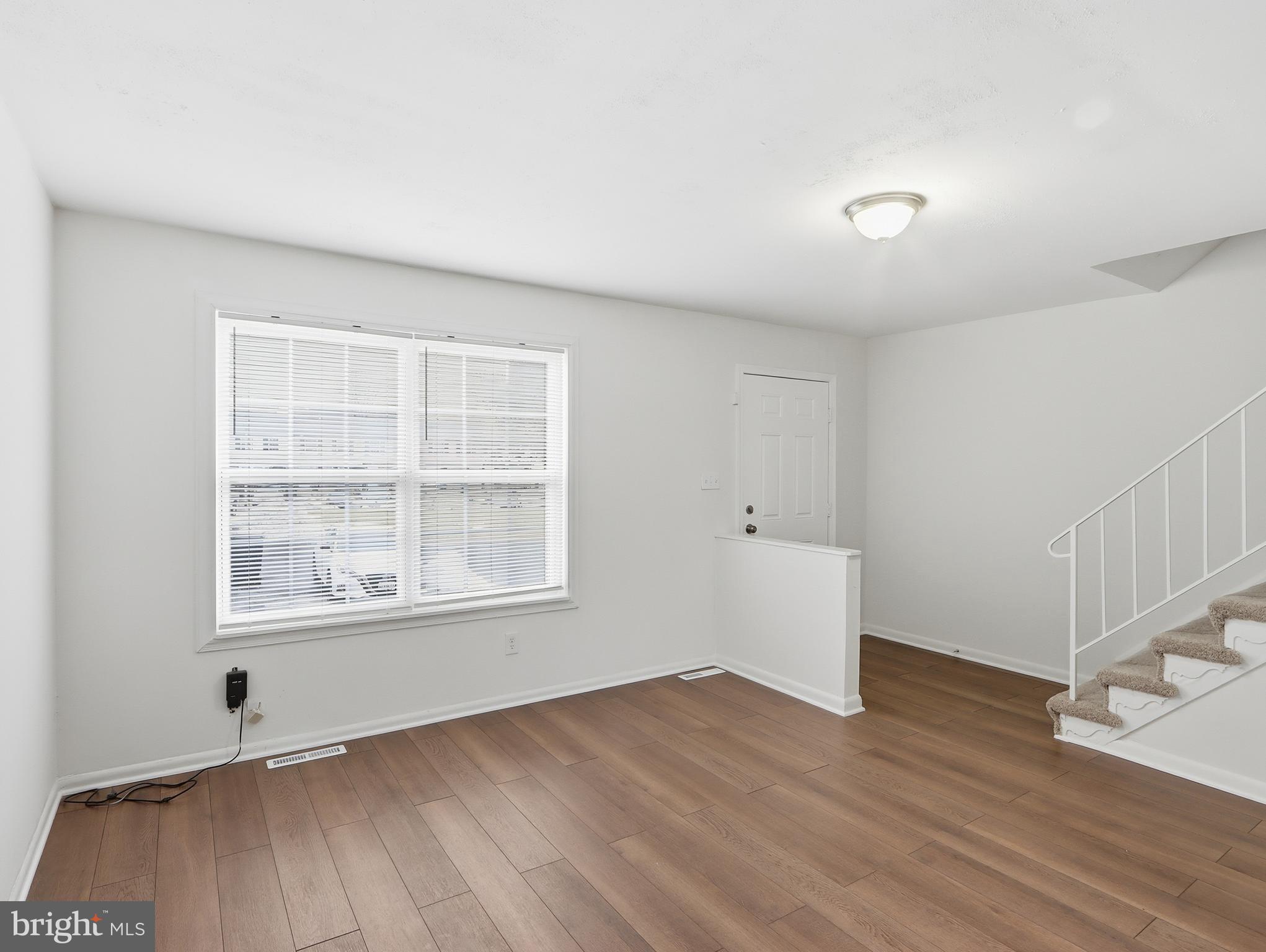 HARFORD SQUARE - Residential