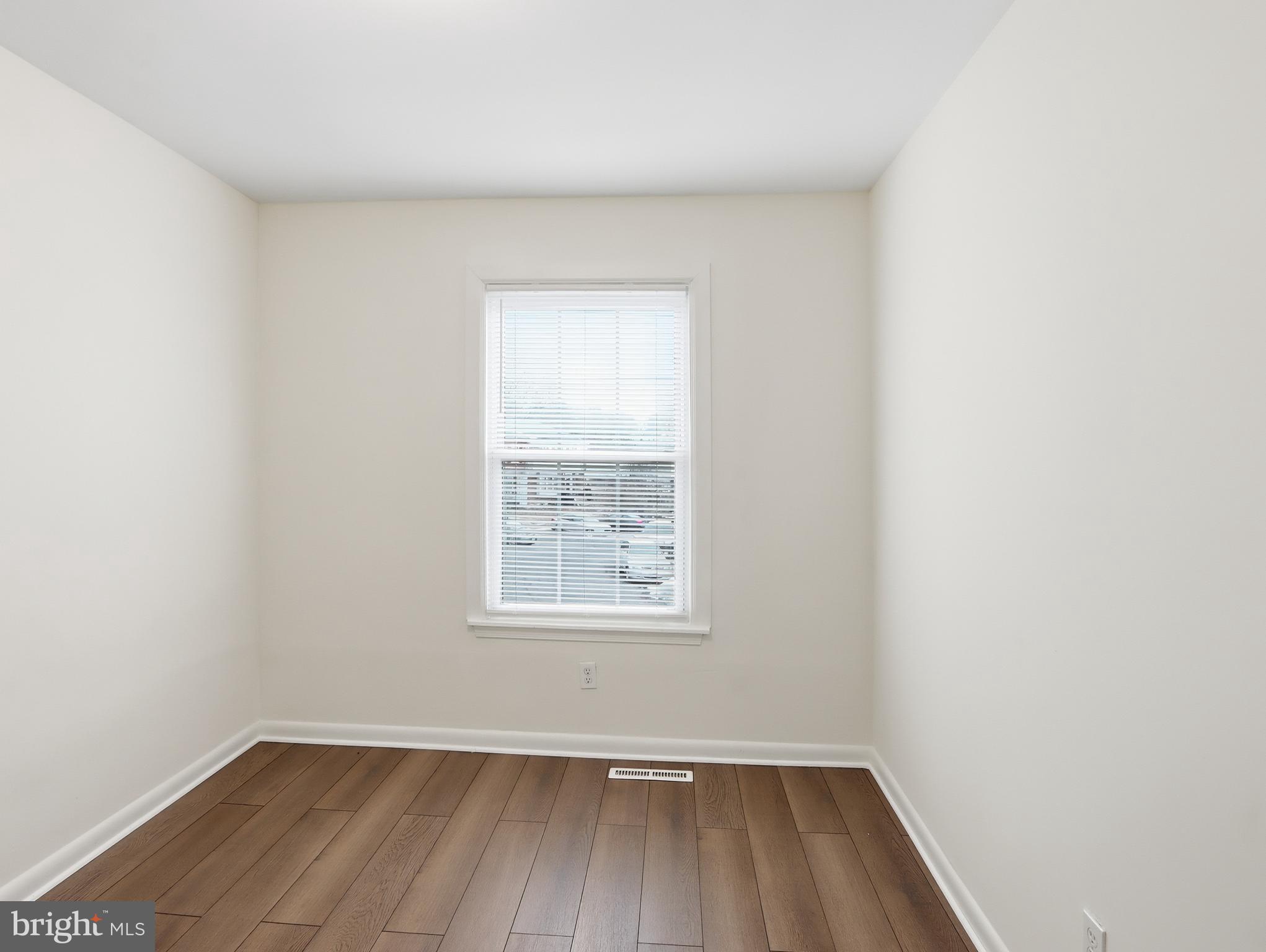 HARFORD SQUARE - Residential