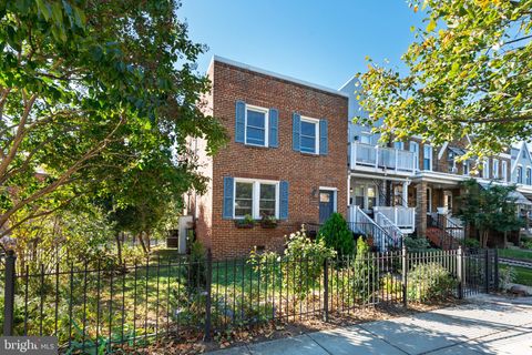 Photo of 2415 E Street NE, WASHINGTON, DC 20002 (MLS # DCDC2229010) Photo of 2415 E Street NE, WASHINGTON, DC 20002 (MLS # DCDC2229010)