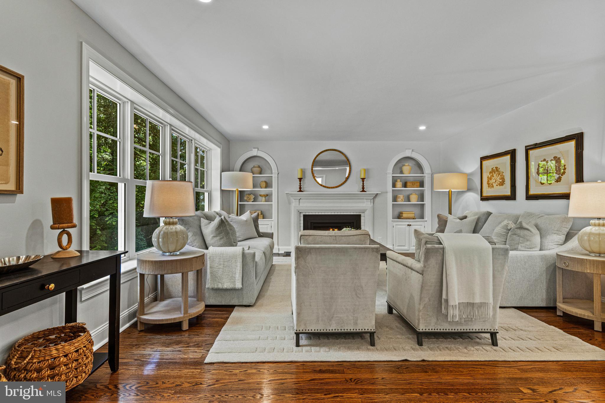 ROLLING MEADOW EST - Residential