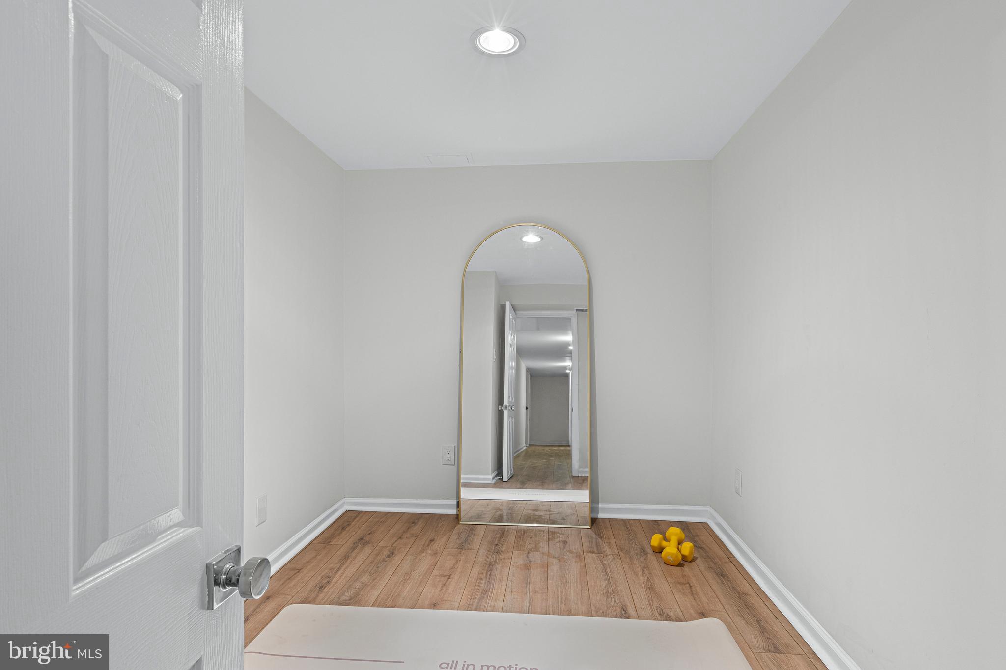 ROLLING MEADOW EST - Residential