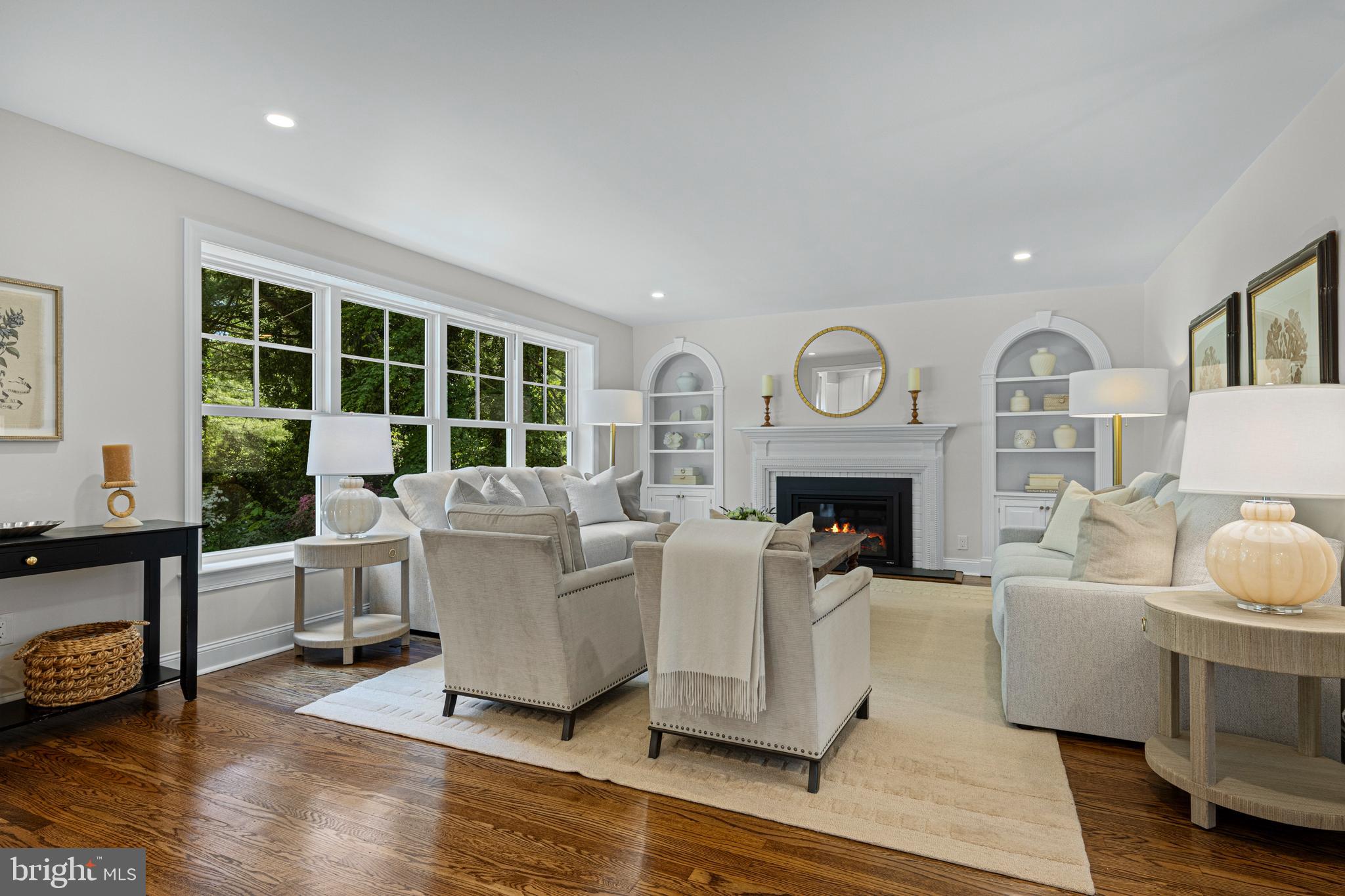 ROLLING MEADOW EST - Residential